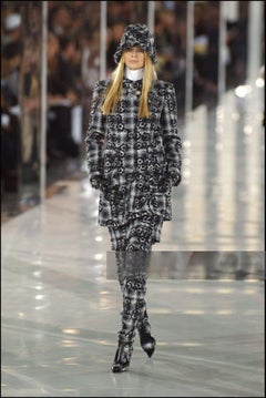 CHANEL Kamelienmotiv Lesage Tweed Ensemble 38 FR