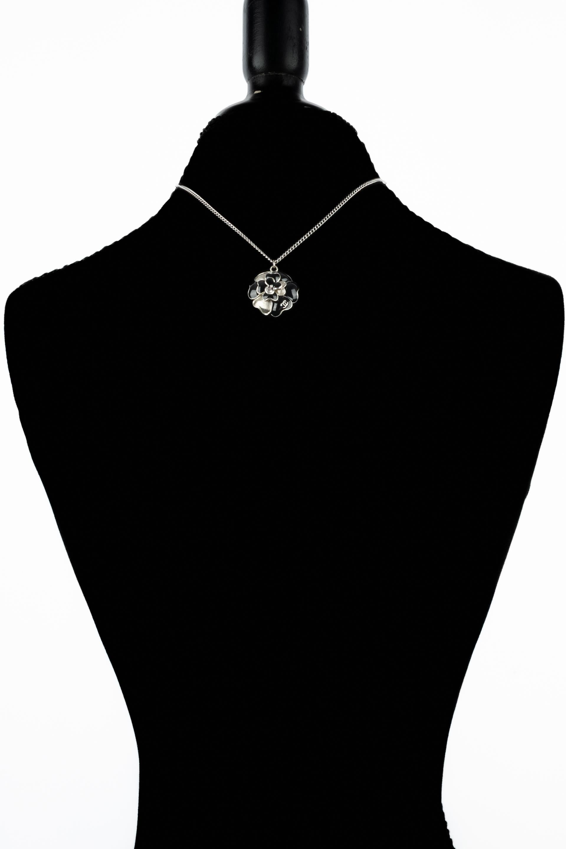 Donna Chanel collana di camelie 2007 in vendita