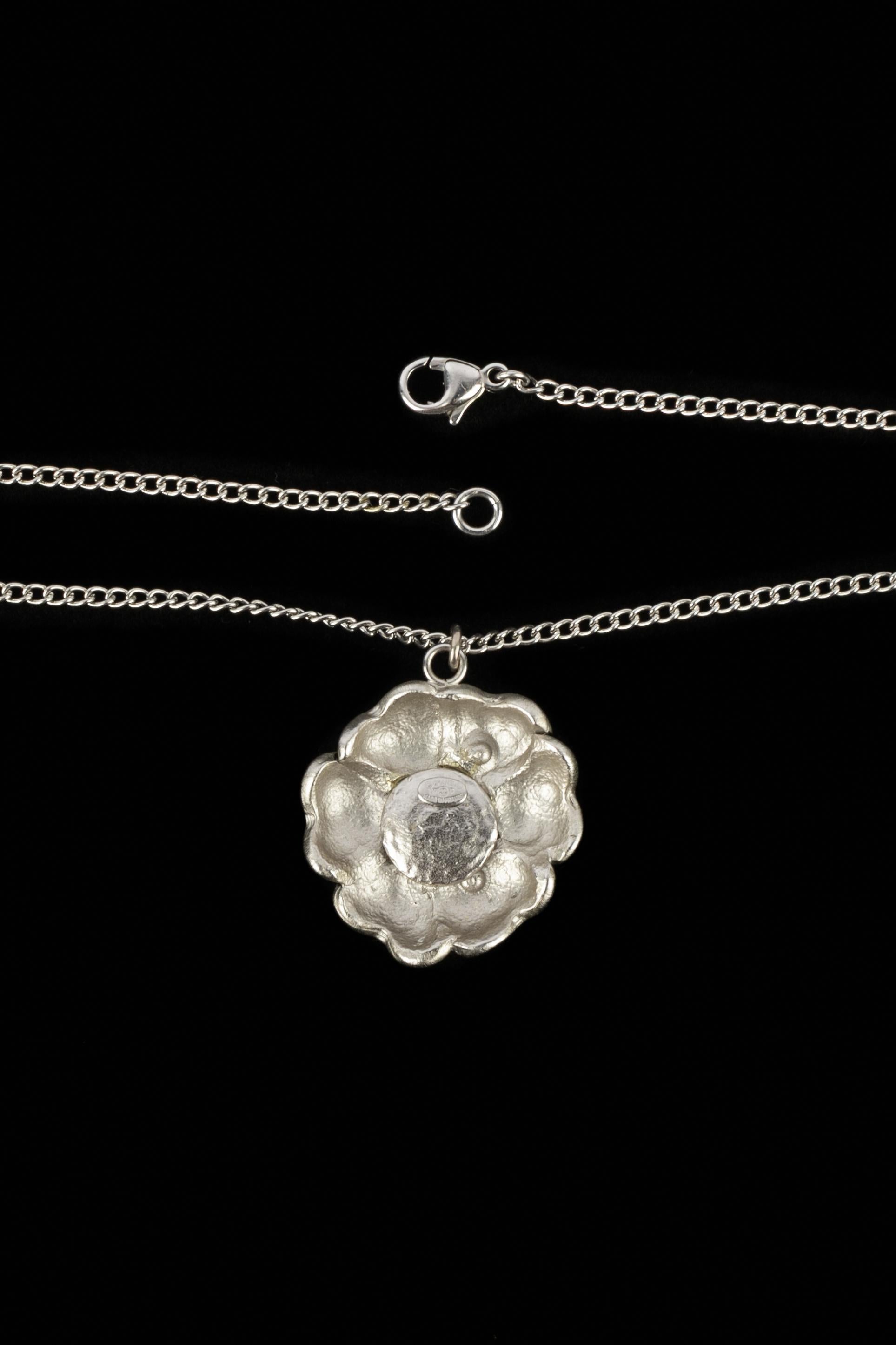 Chanel collana di camelie 2007 in vendita 3