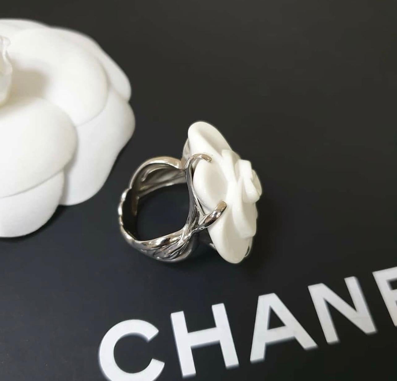 Asscher Cut Chanel Camellia White Agate Gold Ring