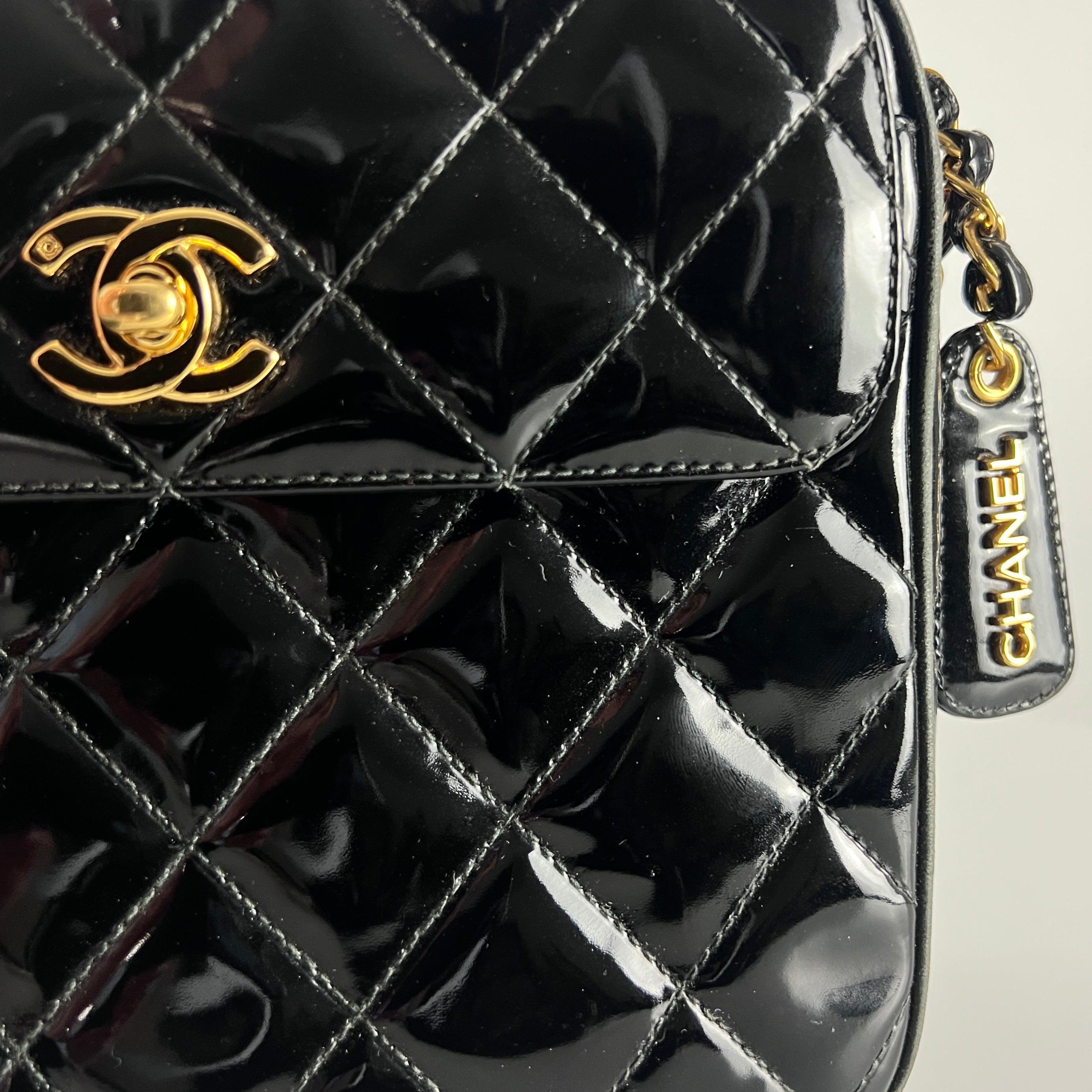 Chanel - Sac à caméra - Cuir verni noir 1994-1996 en vente 5