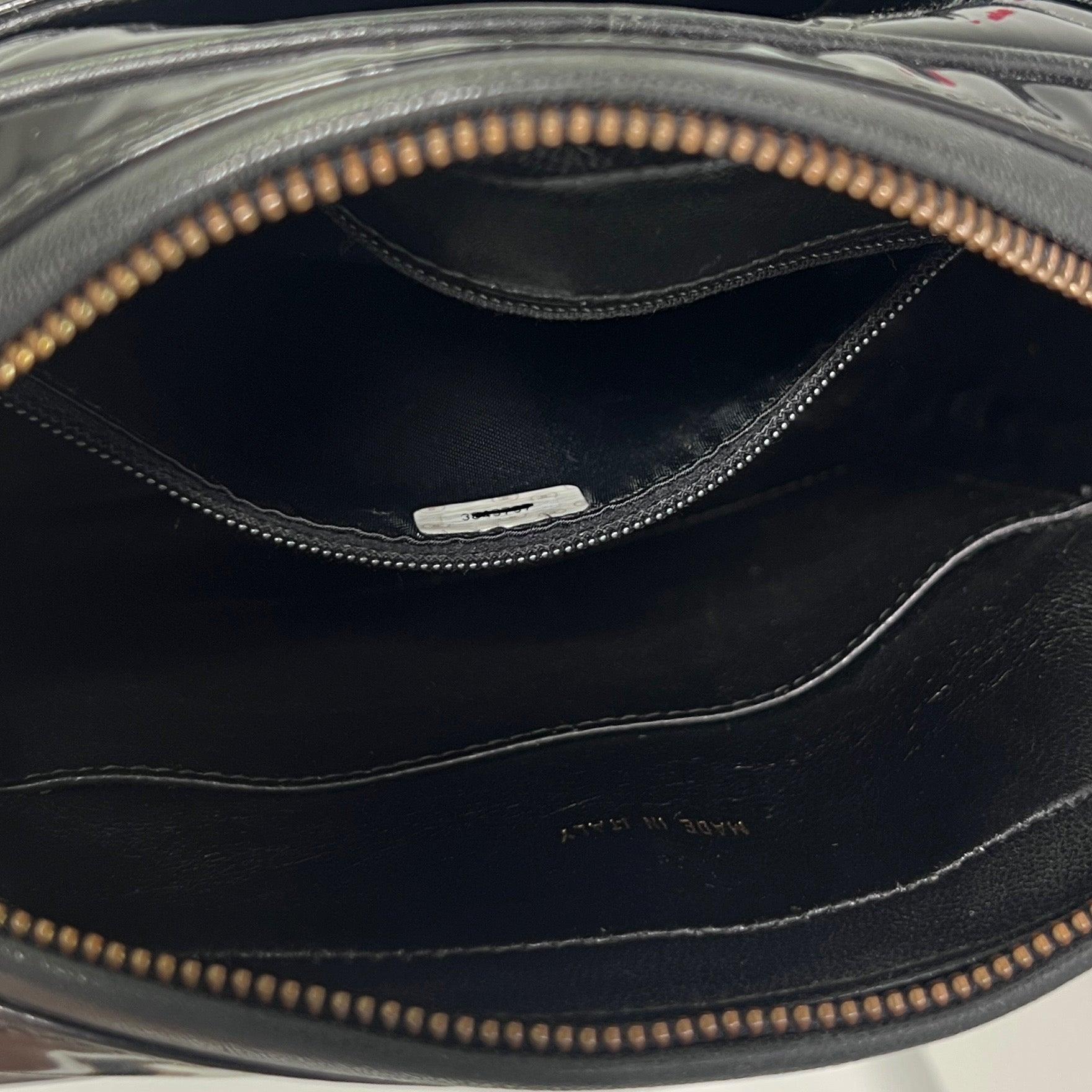 Chanel - Sac à caméra - Cuir verni noir 1994-1996 en vente 6