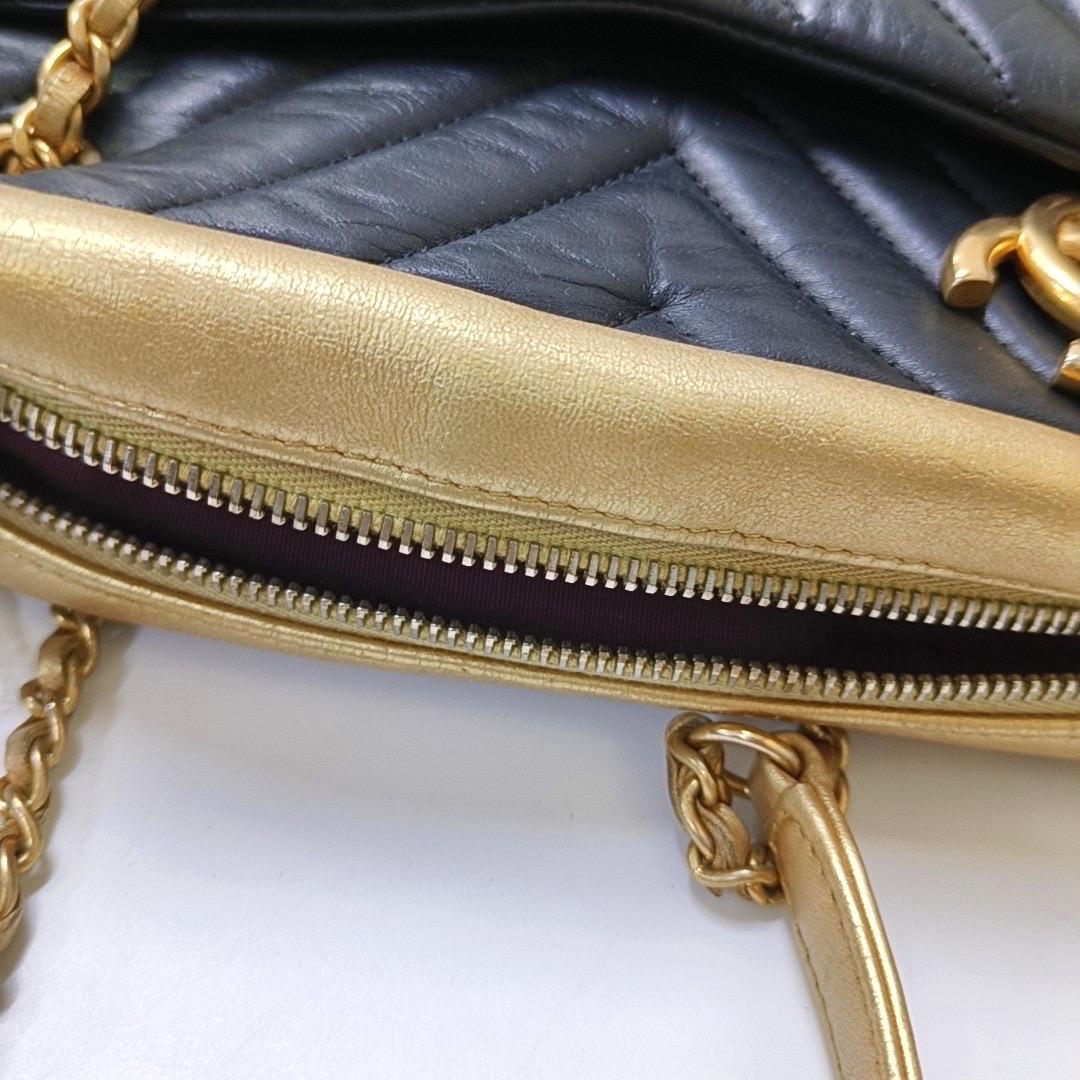 Chanel Camera Bag Chevron Stitching Black Gold Lambskin Leather Double Chain For Sale 8