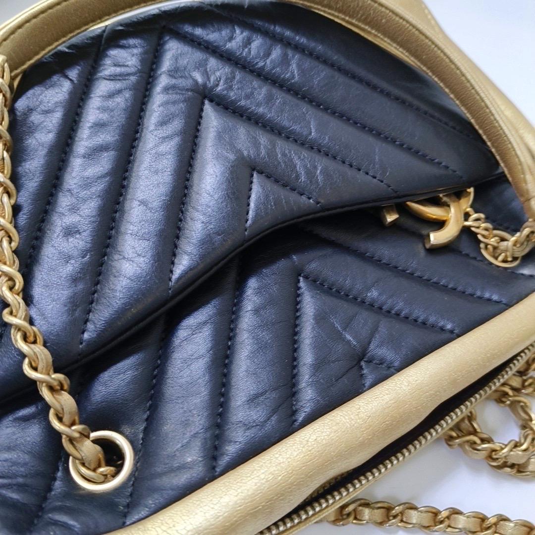 Chanel Camera Bag Chevron Stitching Black Gold Lambskin Leather Double Chain For Sale 2