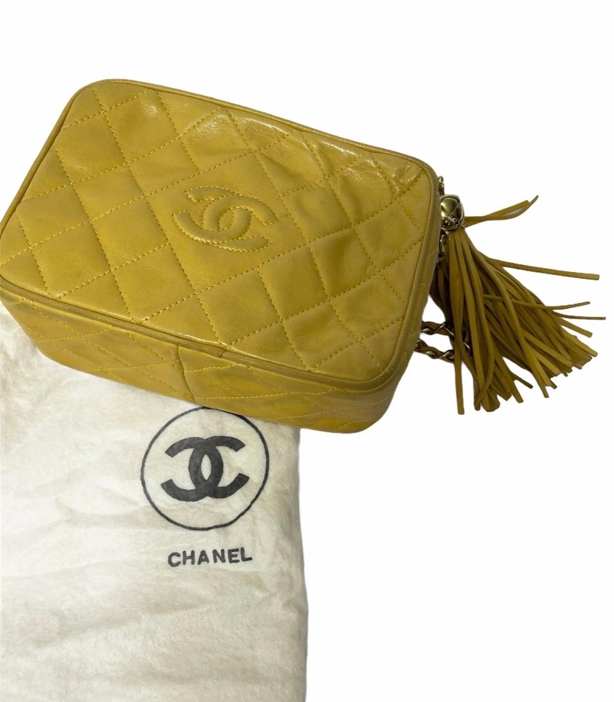 Borsa A Tracolla Chanel Camera Vintage Gialla 2008/2009 en vente 1