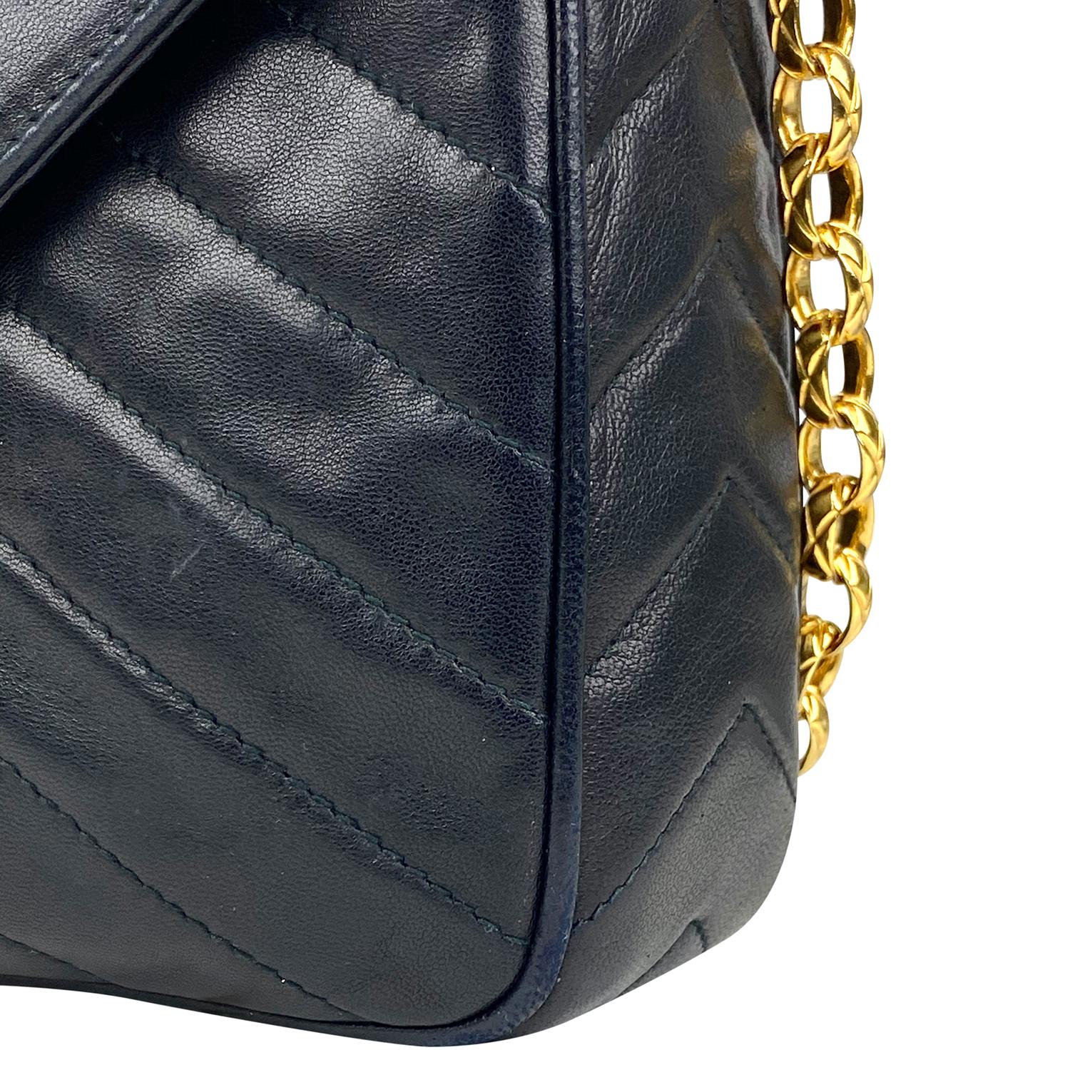 Chanel Camera Black Leather Crossbody Bag For Sale 6
