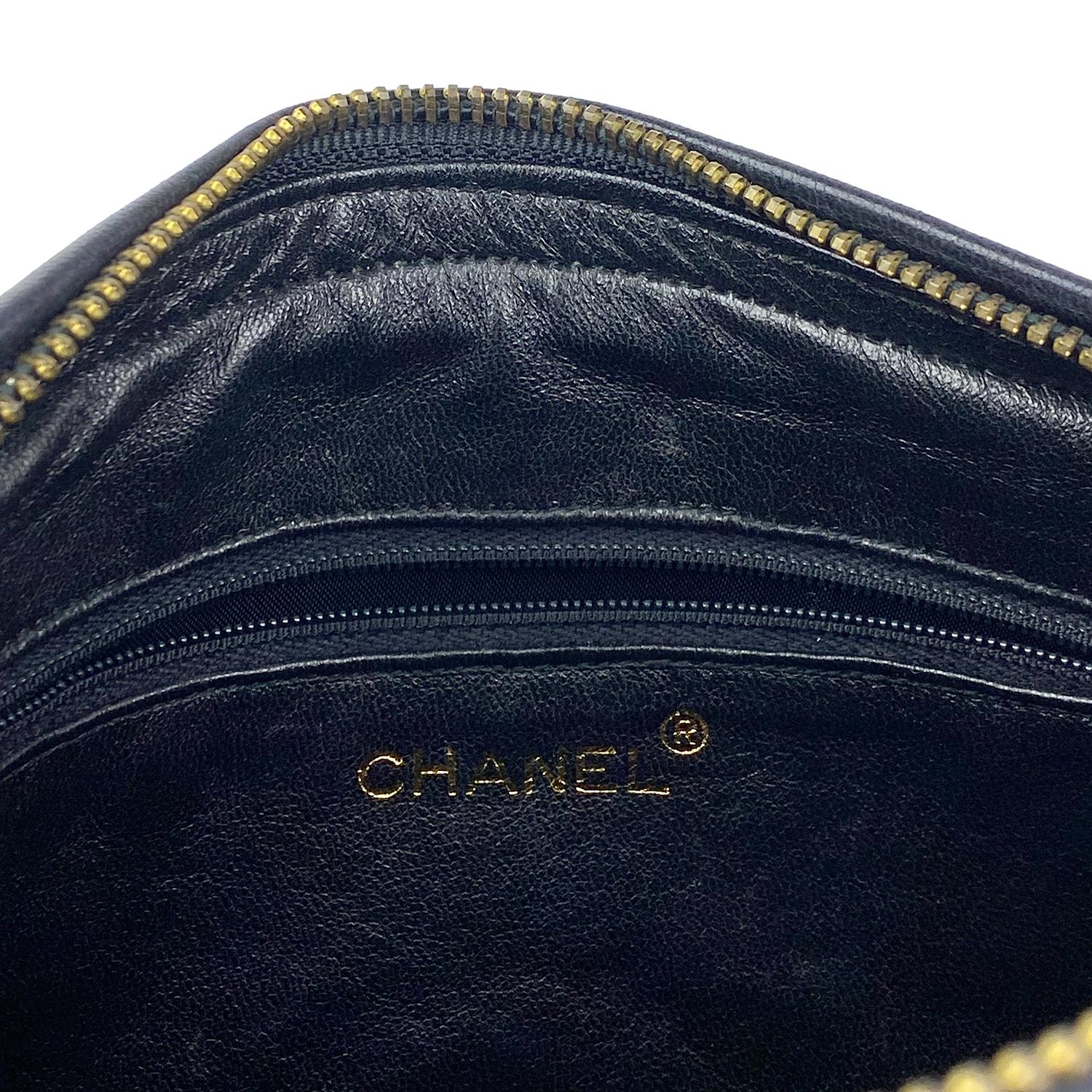 Chanel Camera Black Leather Crossbody Bag For Sale 7