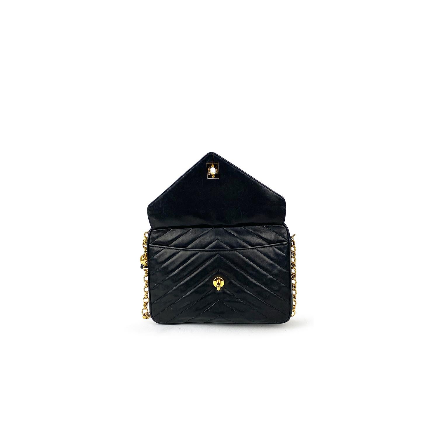 Chanel Camera Black Leather Crossbody Bag For Sale 2