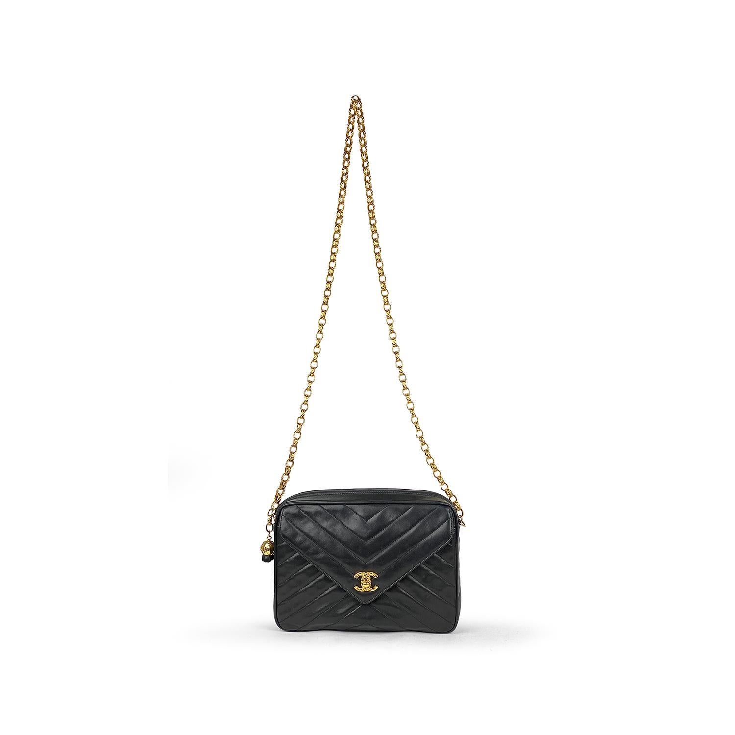 Chanel Camera Black Leather Crossbody Bag For Sale 3
