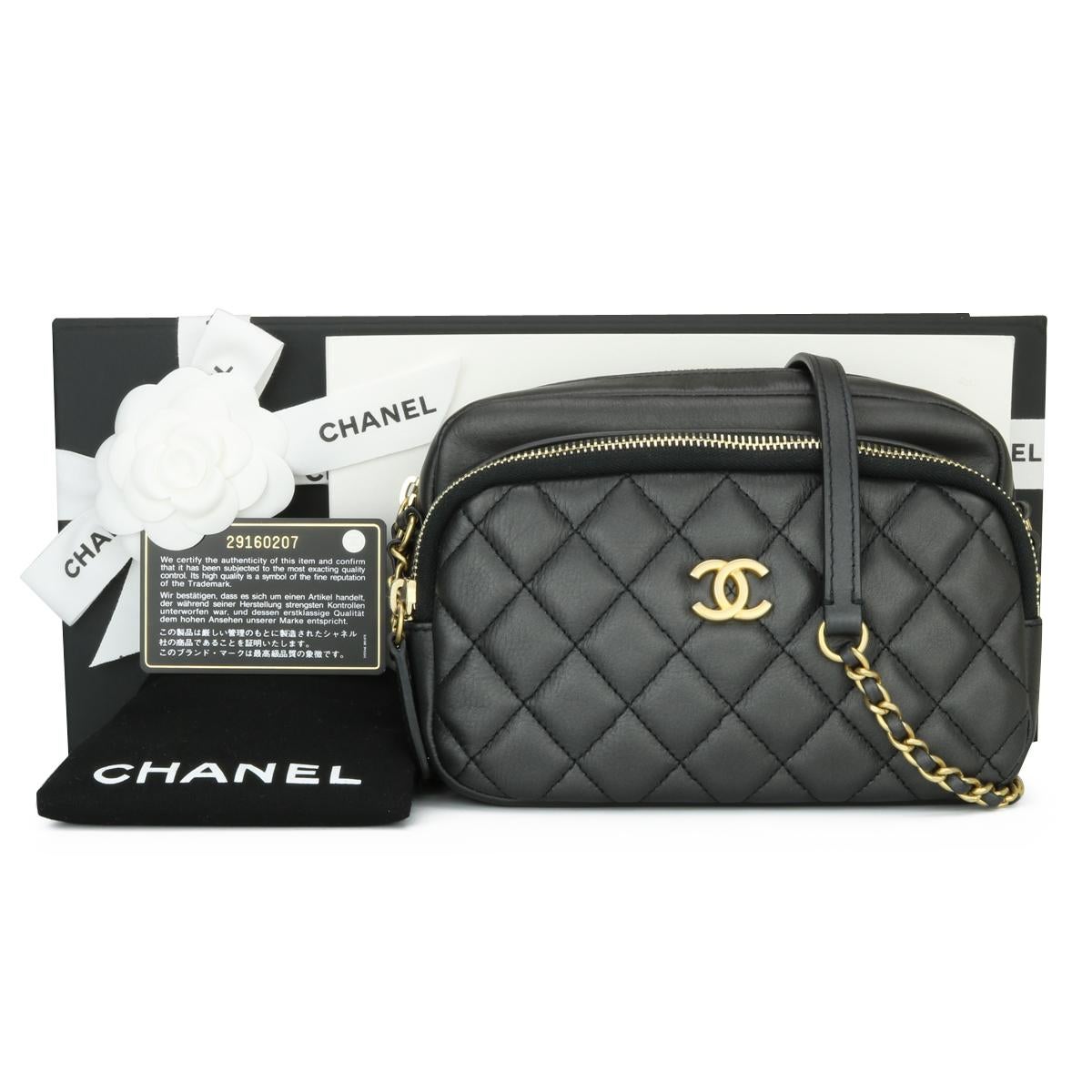 CHANEL Camera Case Black Calfskin with Brushed Gold Hardware 2020.

This stunning bag is in excellent condition, the bag still holds its original shape, and the hardware is still very shiny.

Such a versatile bag! It can fit all your daily