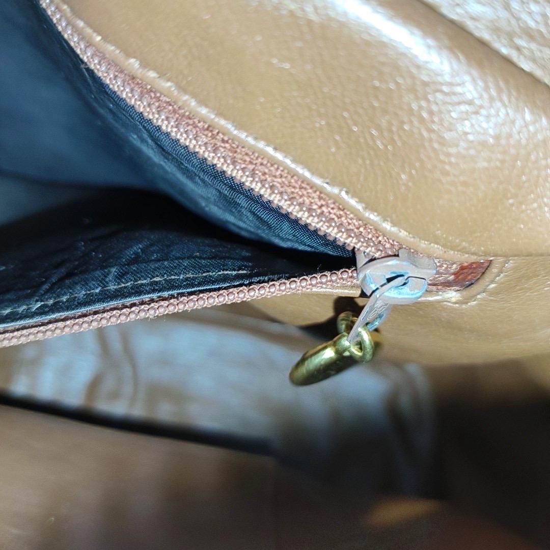 Chanel Camera Crossbody Bag Large Tan Brown Caviar Leather Gold Hardware 1994-19 en vente 8