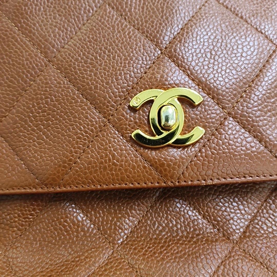 Chanel Camera Crossbody Bag Large Tan Brown Caviar Leather Gold Hardware 1994-19 en vente 1