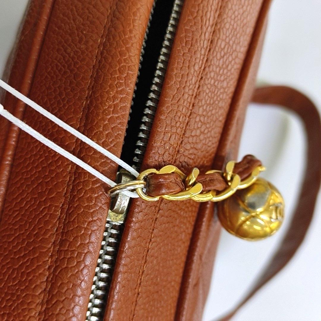 Chanel Camera Crossbody Bag Large Tan Brown Caviar Leather Gold Hardware 1994-19 en vente 3
