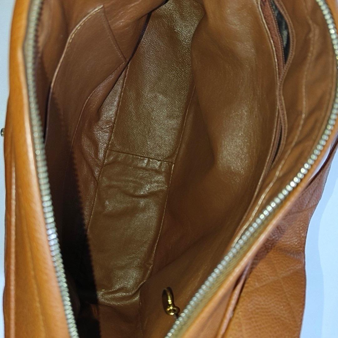Chanel Camera Crossbody Bag Large Tan Brown Caviar Leather Gold Hardware 1994-19 en vente 4
