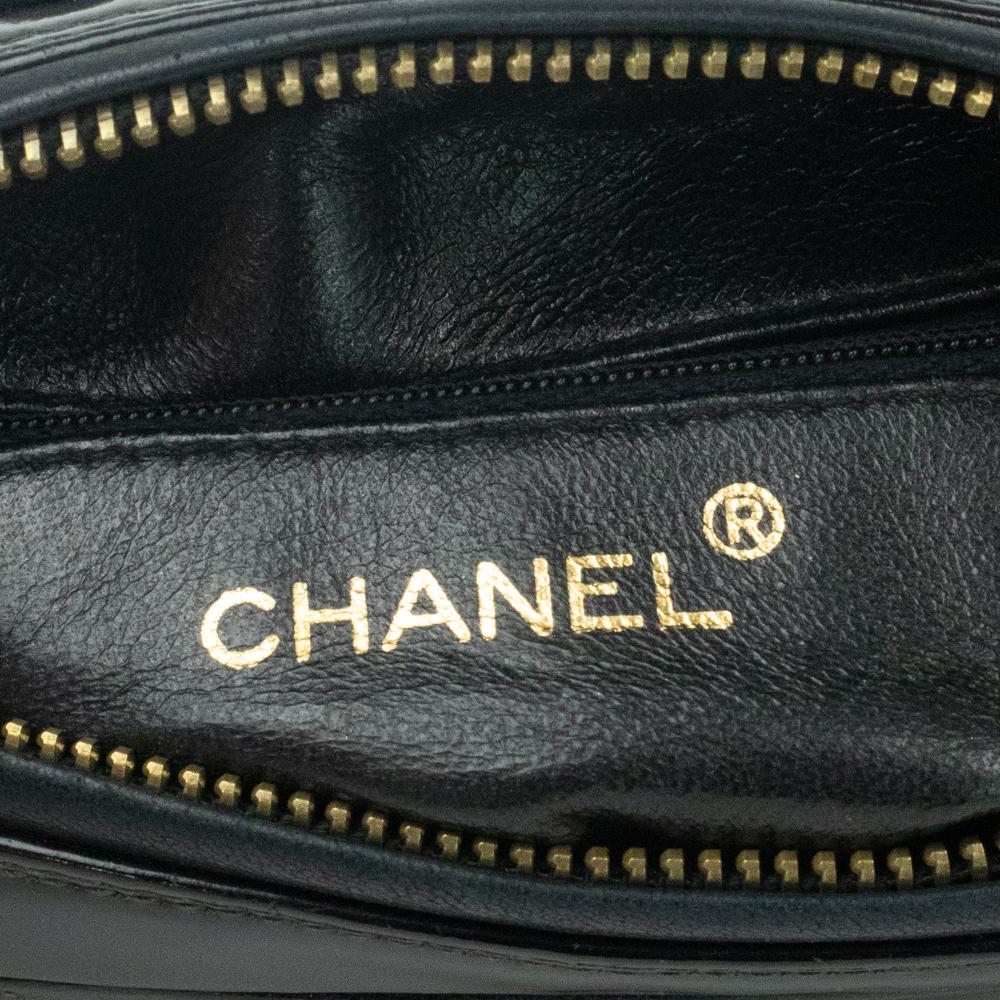 Women's Chanel, Camera in black patent leather
