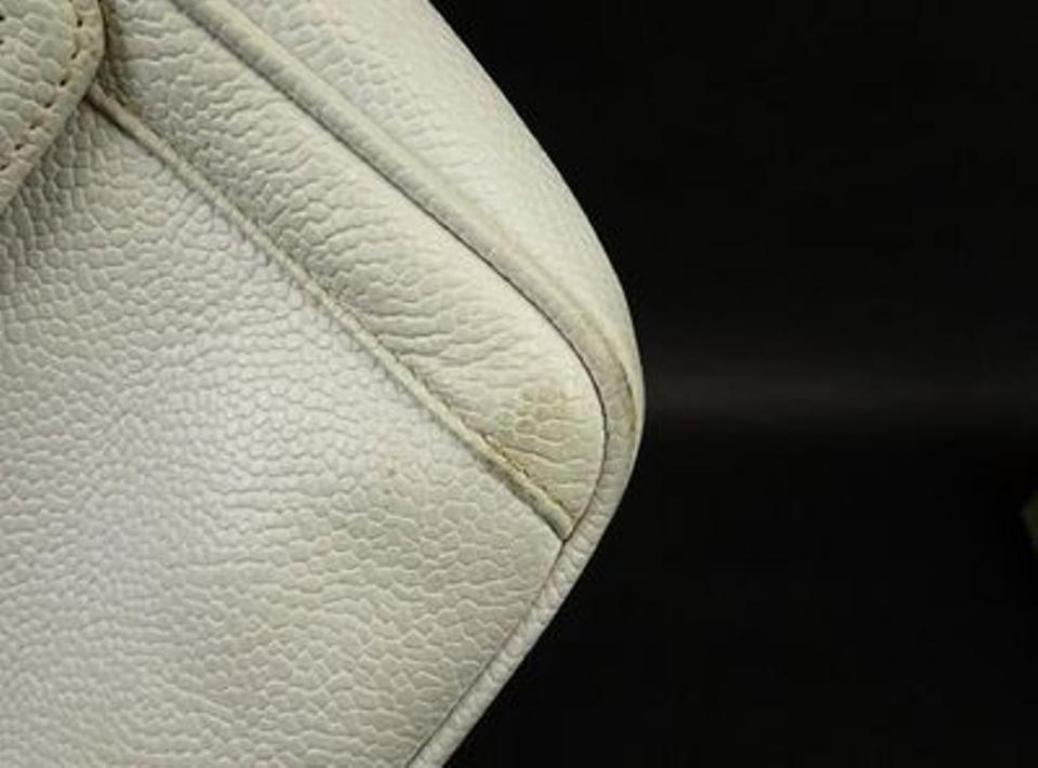 Chanel Camera Large Caviar Cc Logo Flap 220510 White Leather Shoulder Bag For Sale 3