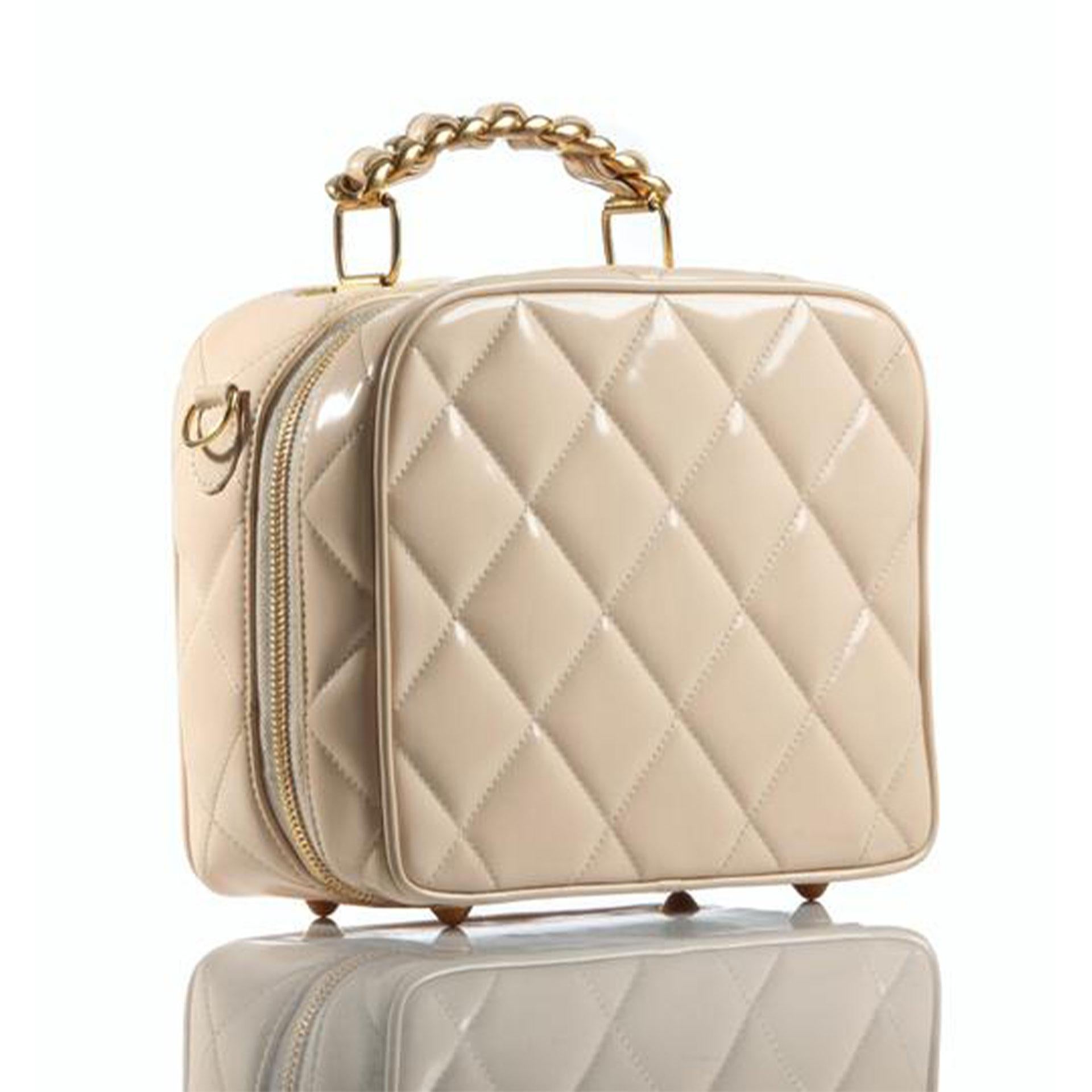 Chanel 1991 Camera Mini Quilted Vintage Rare Beige Nude Patent Cross Body Bag en vente 1