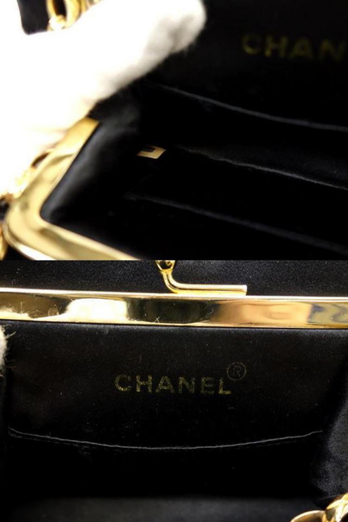 Women's Chanel Camera Satin 224343 Black Quilted Chevron Shoulder Bag For Sale
