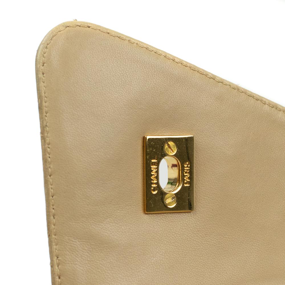 CHANEL, Vintage-Kamera aus beigem Leder im Angebot 4