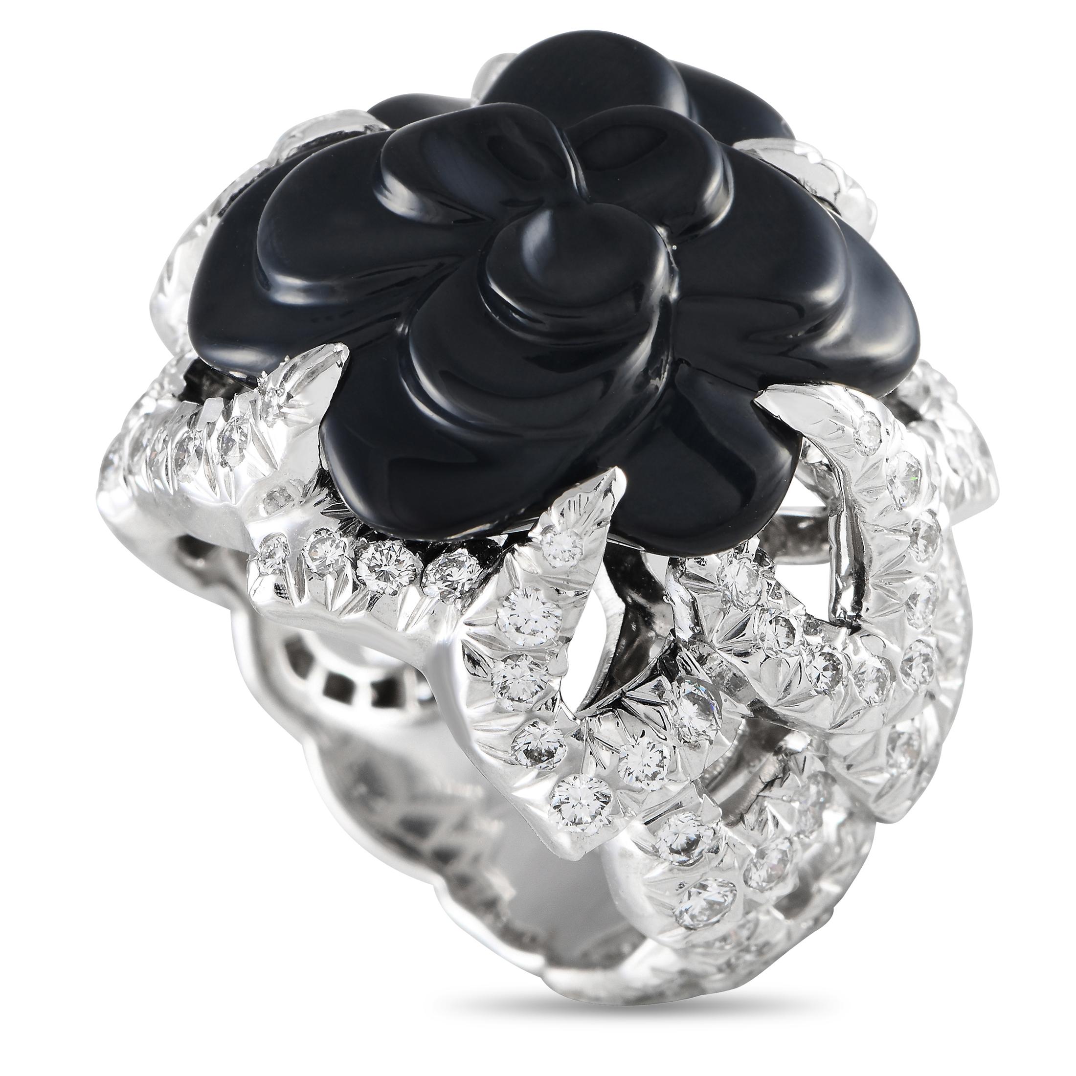 Chanel Camlia 18K White Gold 2.50ct Diamond and Onyx Cocktail Ring In Excellent Condition For Sale In Southampton, PA