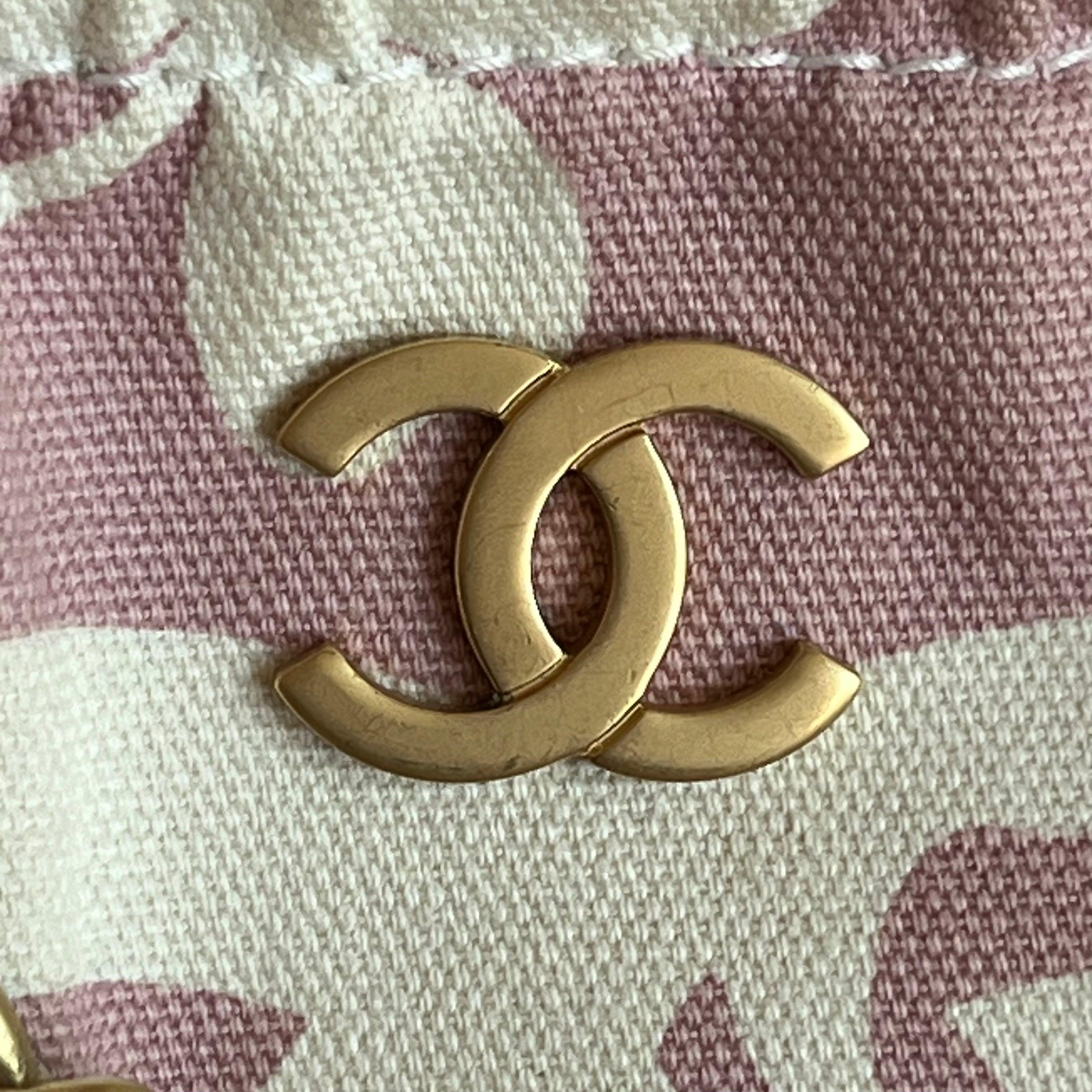 Chanel Canvas Clover Print Pink and White Frame Bag with Pouch 2004 For Sale 9