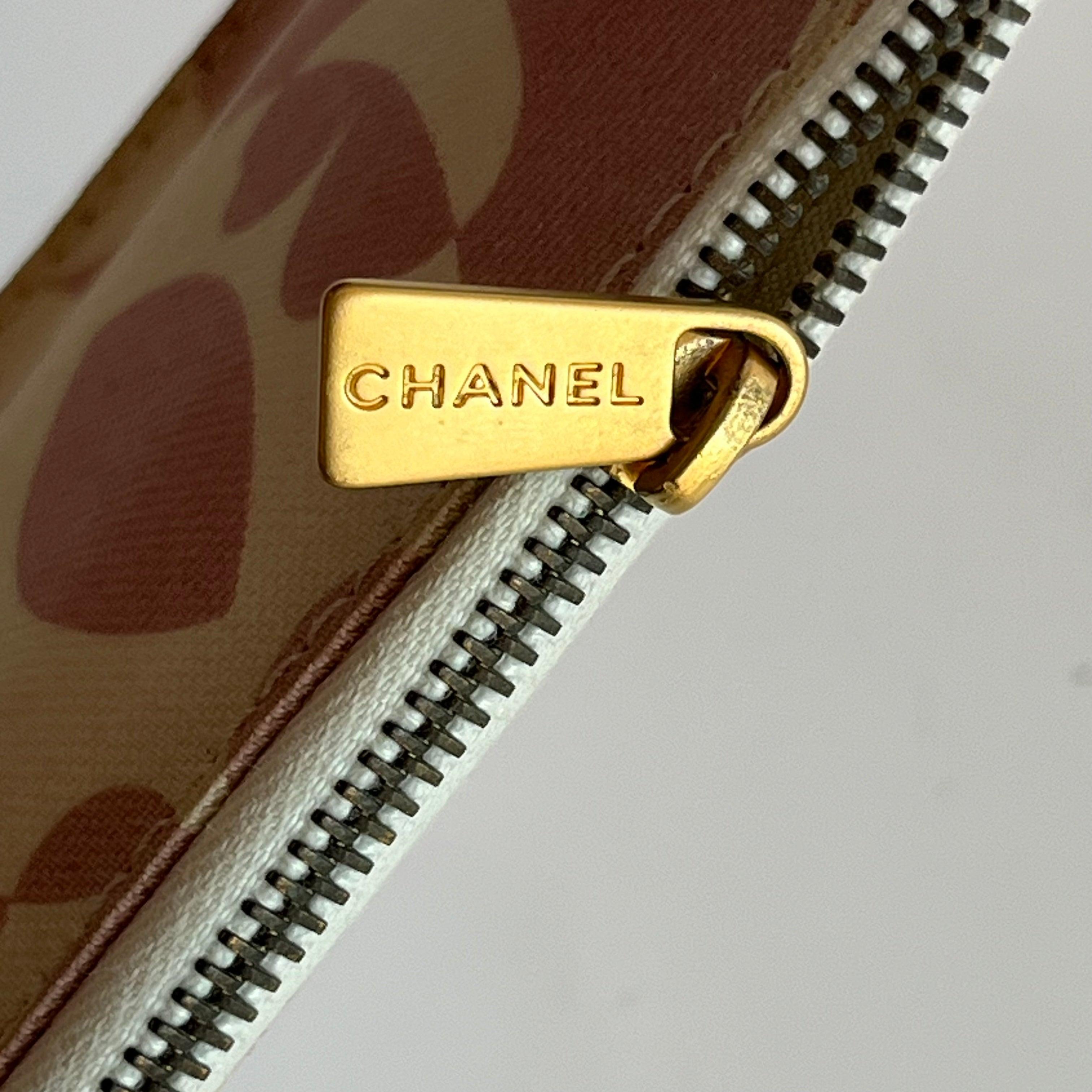 Chanel Canvas Clover Print Pink and White Frame Bag with Pouch 2004 For Sale 12