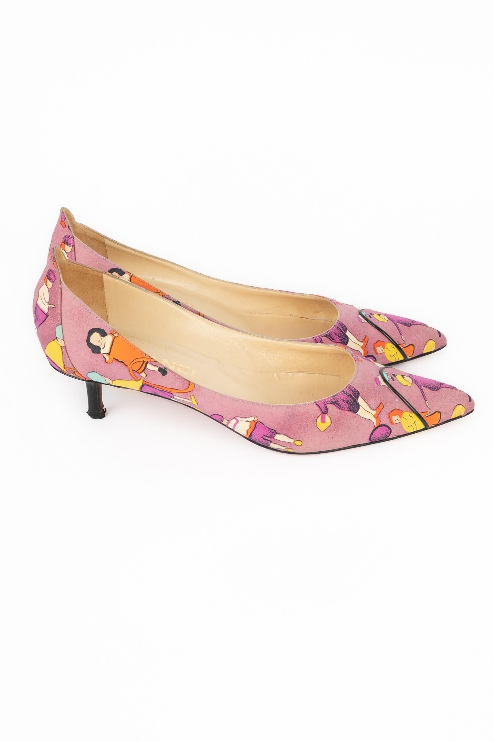 Chanel Pumps aus Segeltuch (Beige) im Angebot