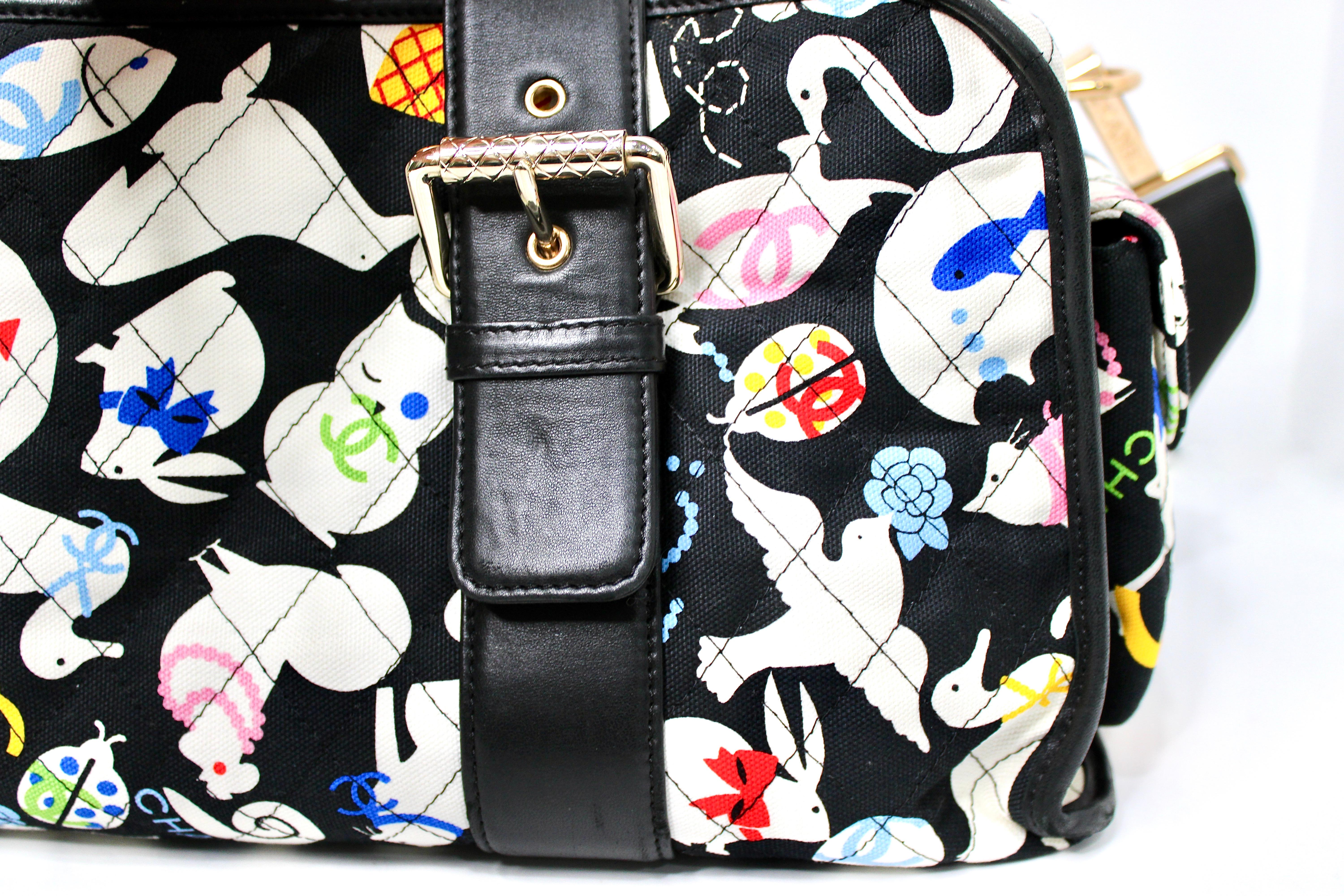 Nero Borsa per pannolini Chanel in tela trapuntata con animali per bambini, circa 2006 in vendita