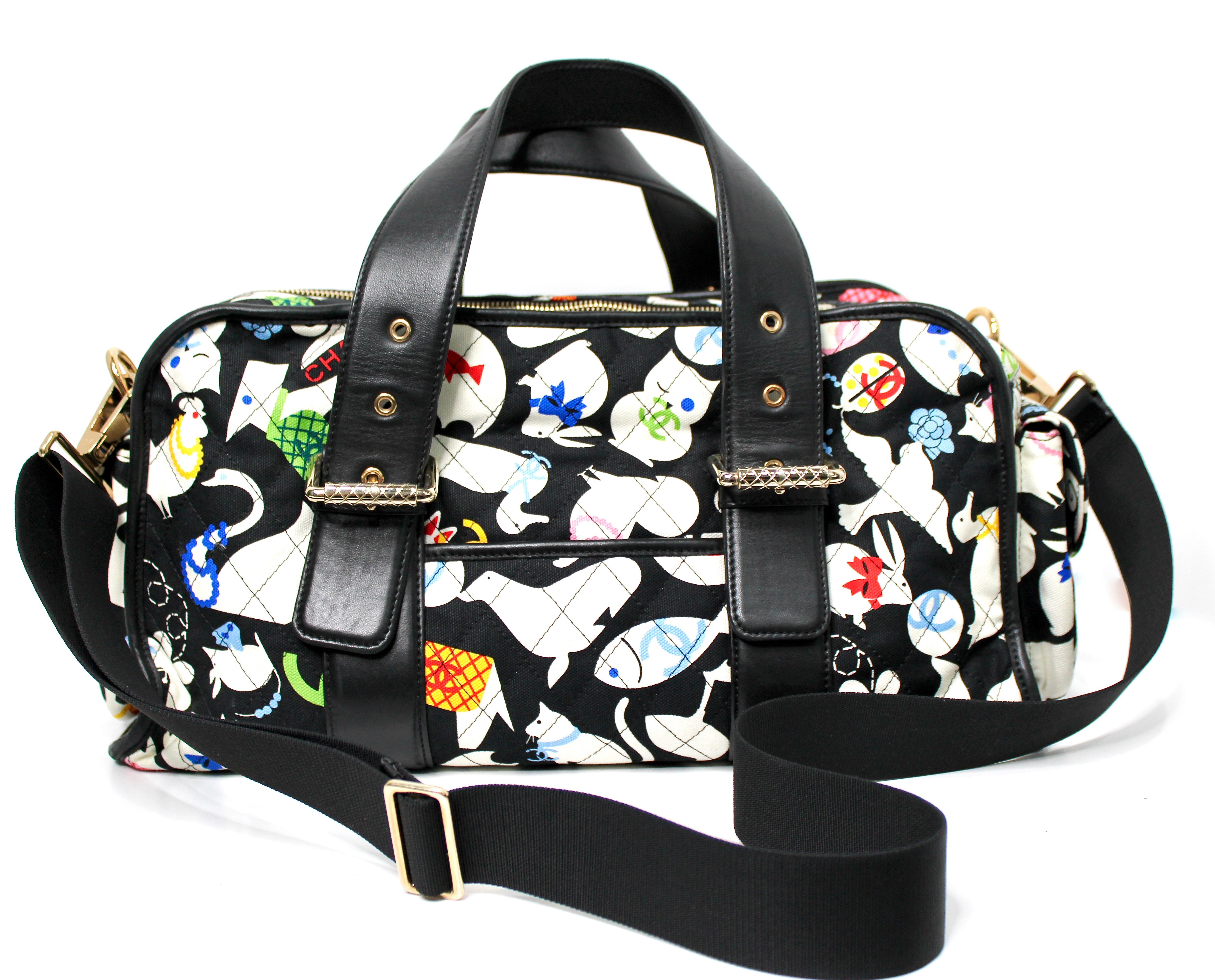 Donna Borsa per pannolini Chanel in tela trapuntata con animali per bambini, circa 2006 in vendita