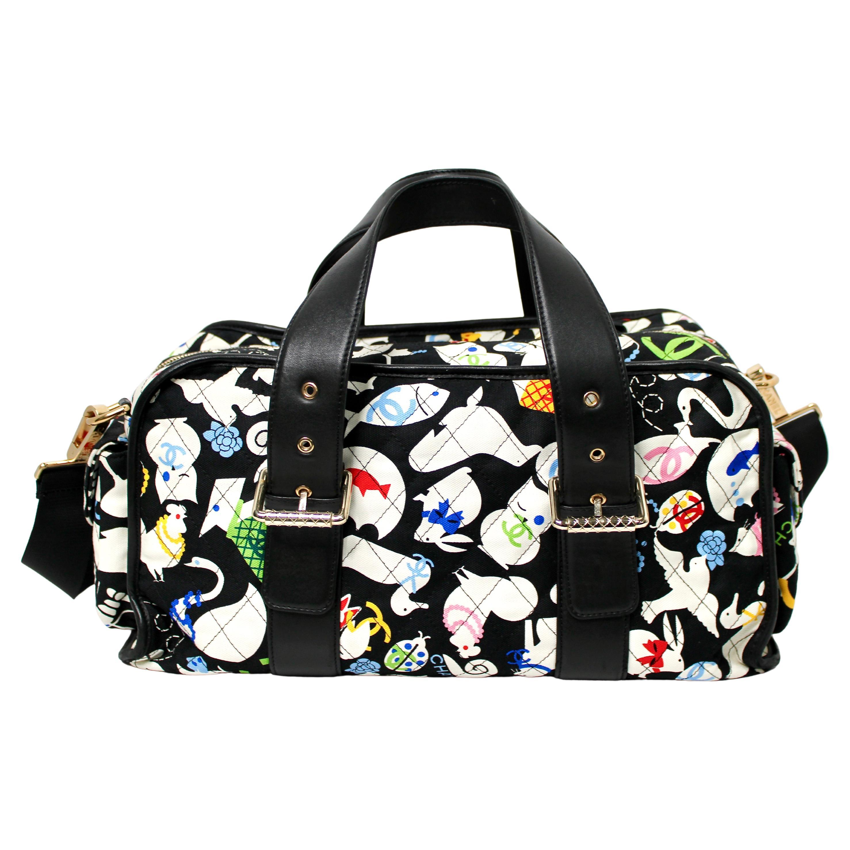 Borsa per pannolini Chanel in tela trapuntata con animali per bambini, circa 2006