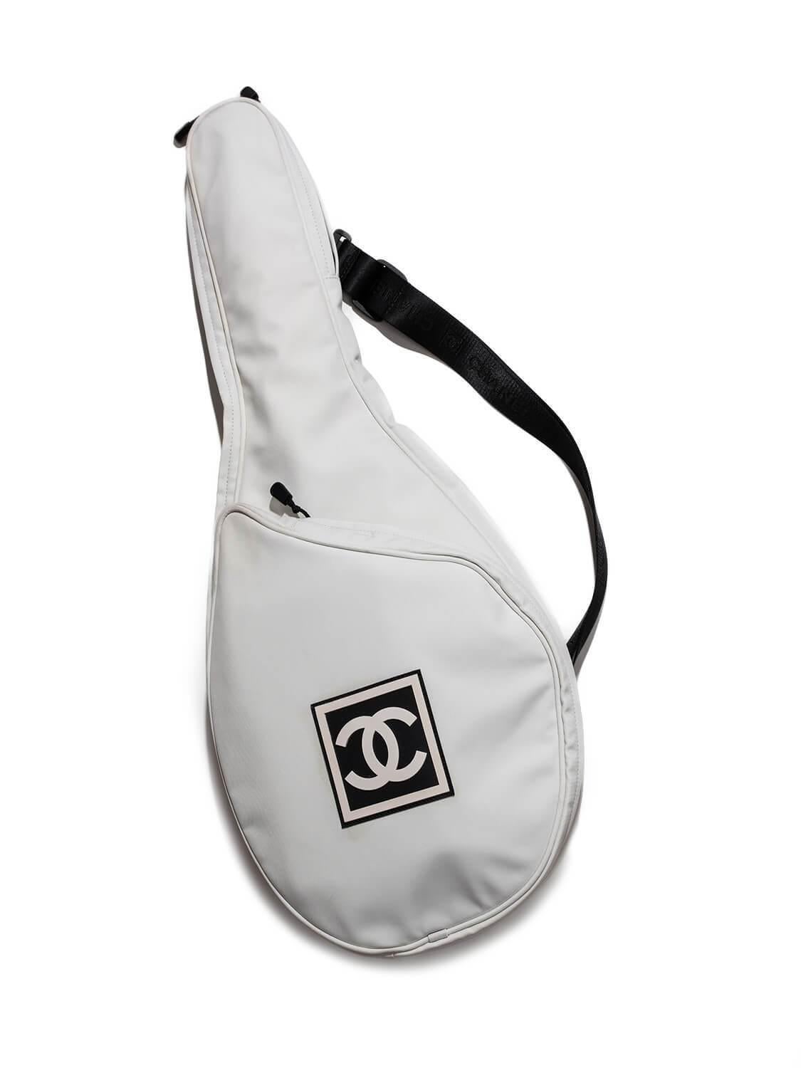 Chanel Canvas Tennisschlägerbezug Weiße schwarze Nylontasche (Grau) im Angebot