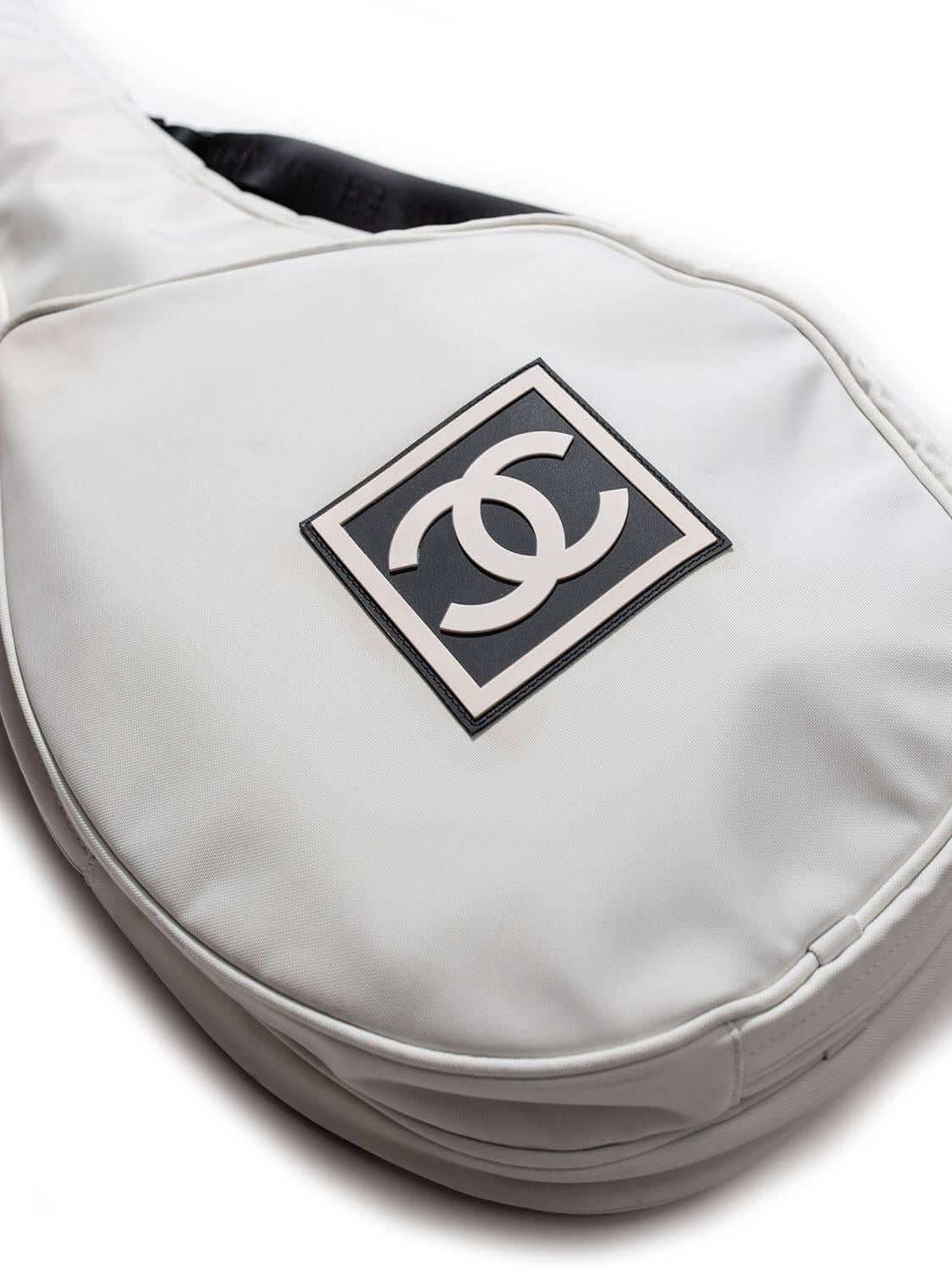 Chanel Canvas Tennis Racquet Cover White Nylon Sport Bag In Good Condition For Sale In Miami, FL