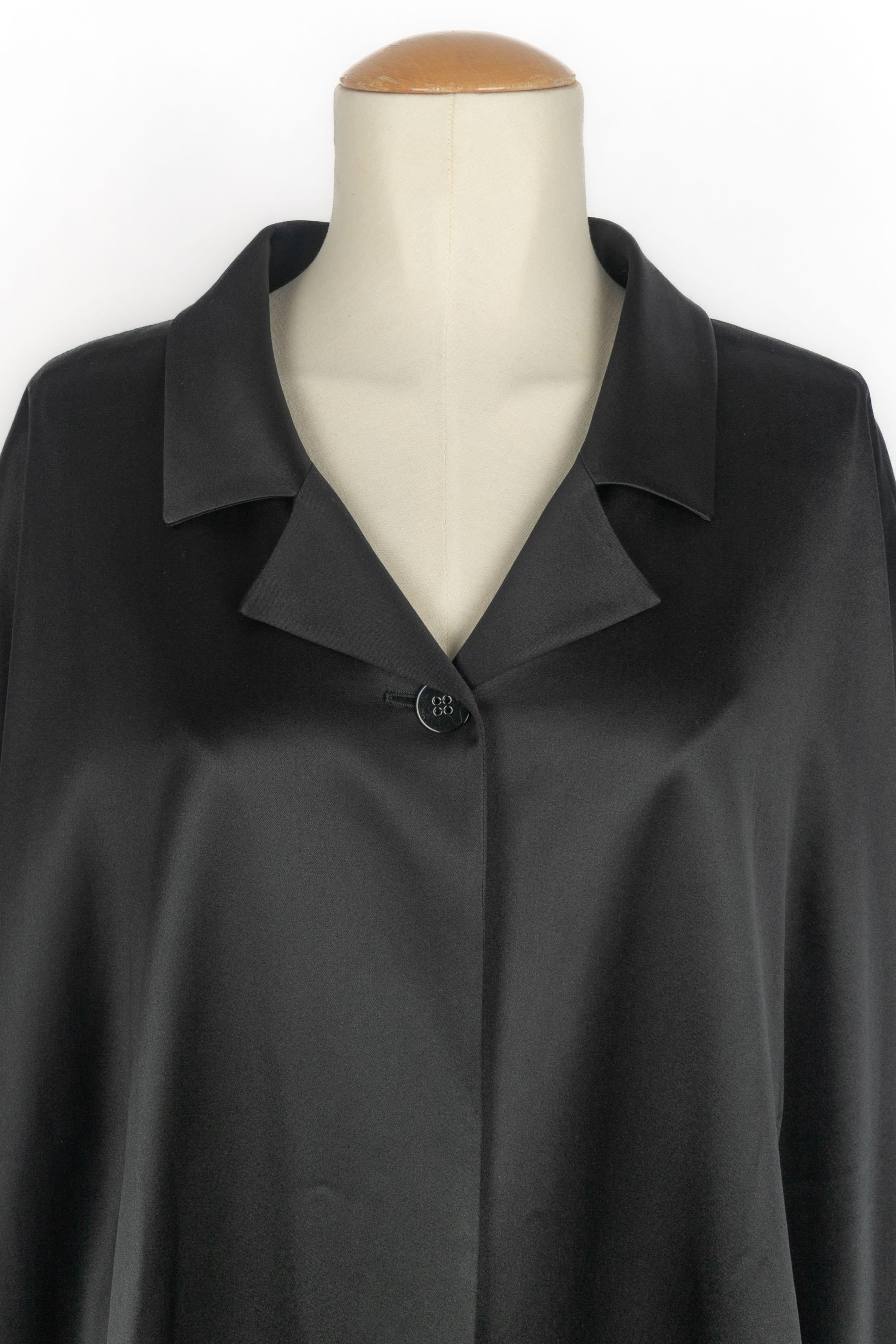 Chanel Umhang Winter 2001 (Grau) im Angebot