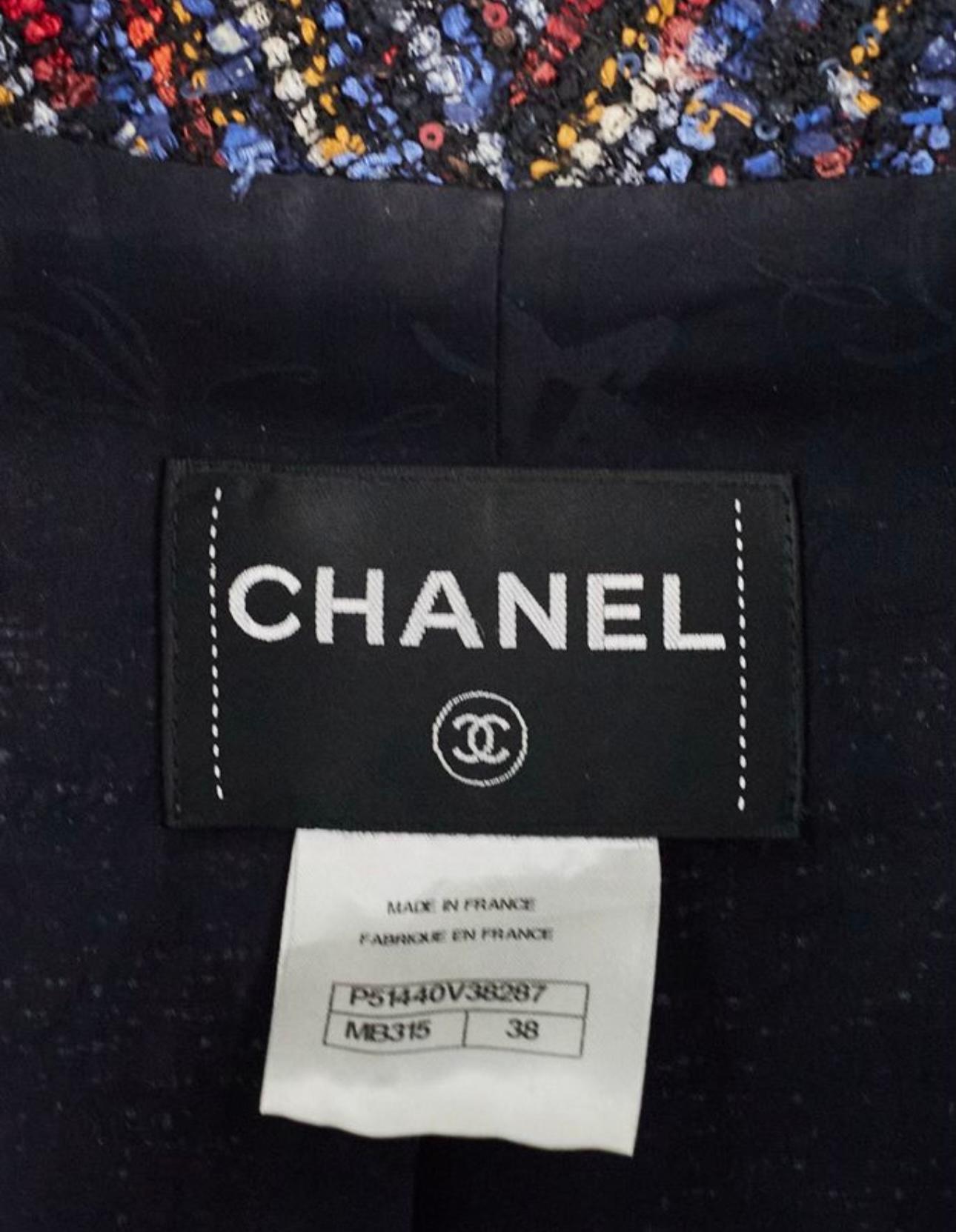 Chanel Cara Delevingne Stil Laufsteg Tweed-Jacke  im Angebot 7