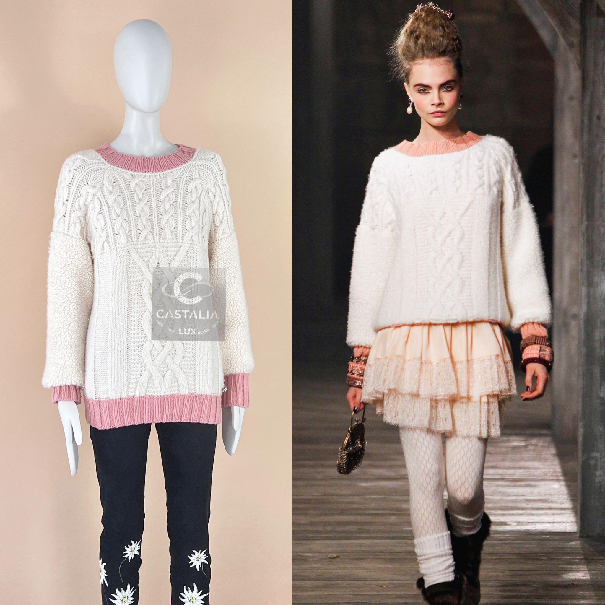 Chanel Cara Delevingne Style Teddy Cashmere Jumper In Excellent Condition For Sale In Dubai, AE