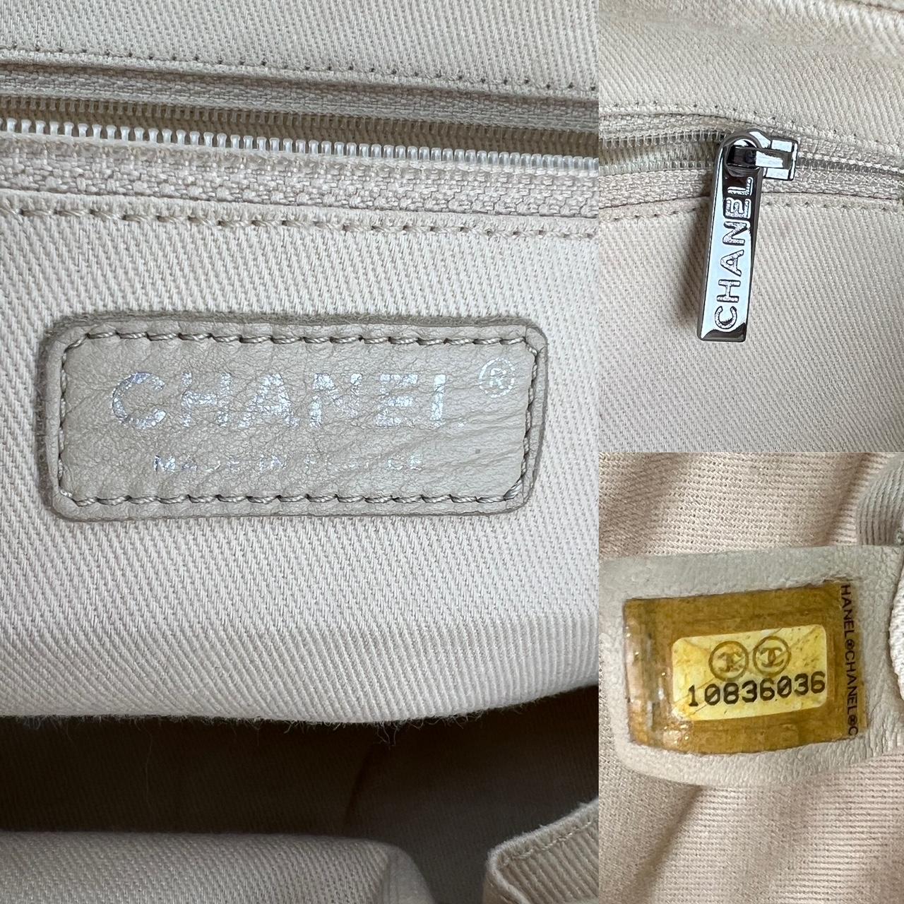 Chanel Caramel Calfskin Large Diamond Stitch Tote Bag
Discover the elegance of the Chanel Caramel Calfskin Large Diamond Stitch Tote Bag, a perfect blend of style and functionality. This tote bag is designed to elevate your everyday look.

Key