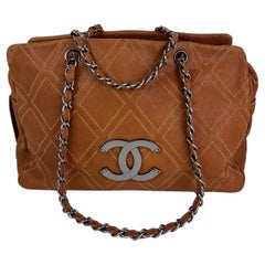 Chanel Karamellfarbene Kalbsleder-Tragetasche mit großem Diamantstich