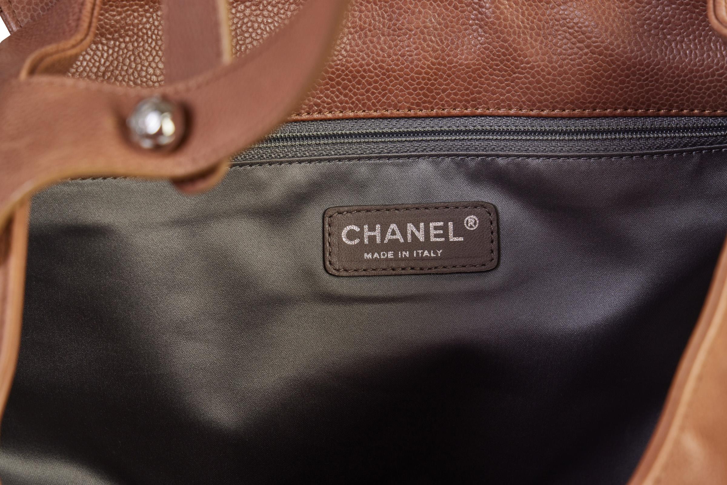 Women's Chanel Caramel Flat Quilted Shoulder Bag For Sale