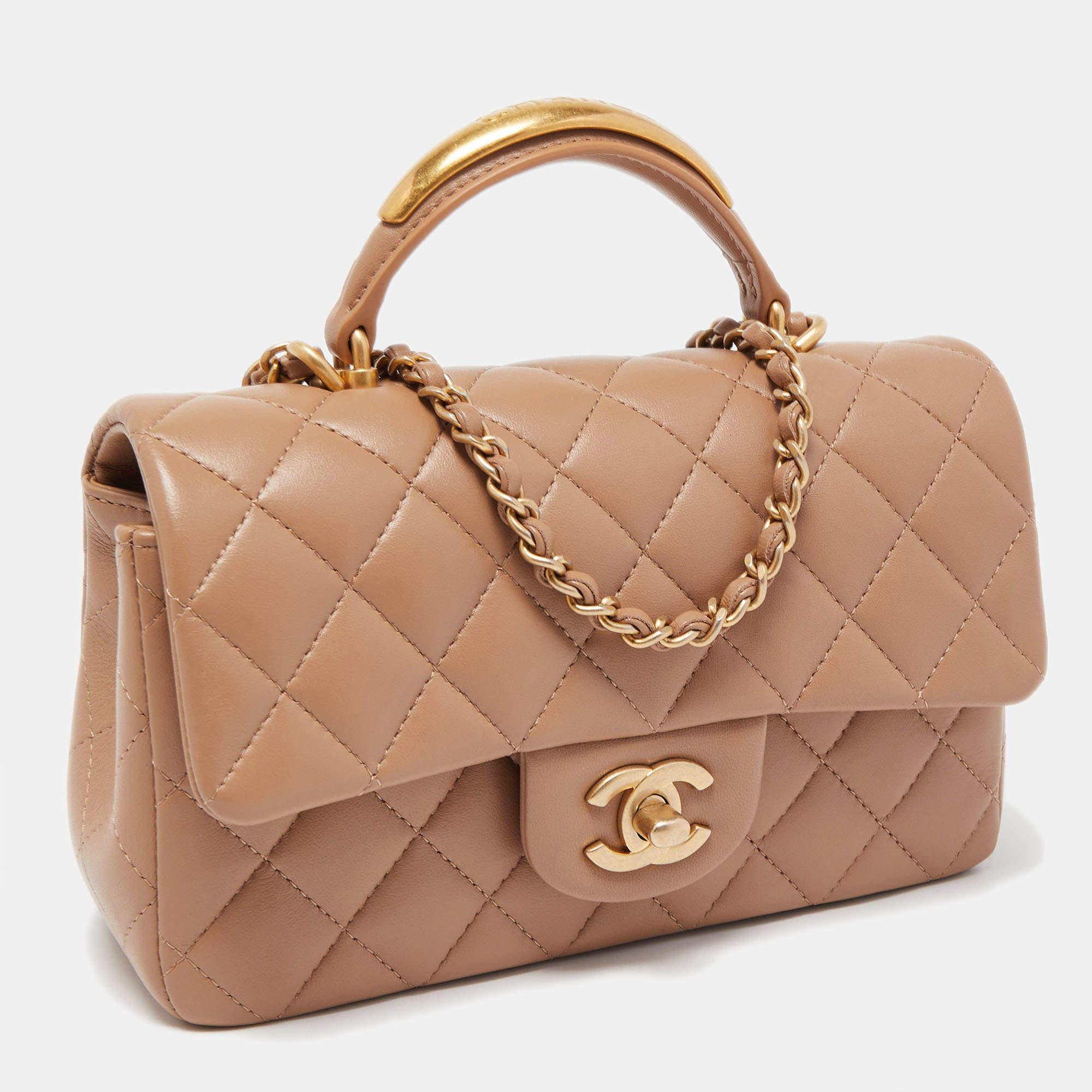 With flawless craftsmanship, immense style quotient, and an air of elegance, this Chanel bag has it all! Stitched to perfection, the handbag is made using only prime-quality materials so that it lasts you forever. With signature elements displayed