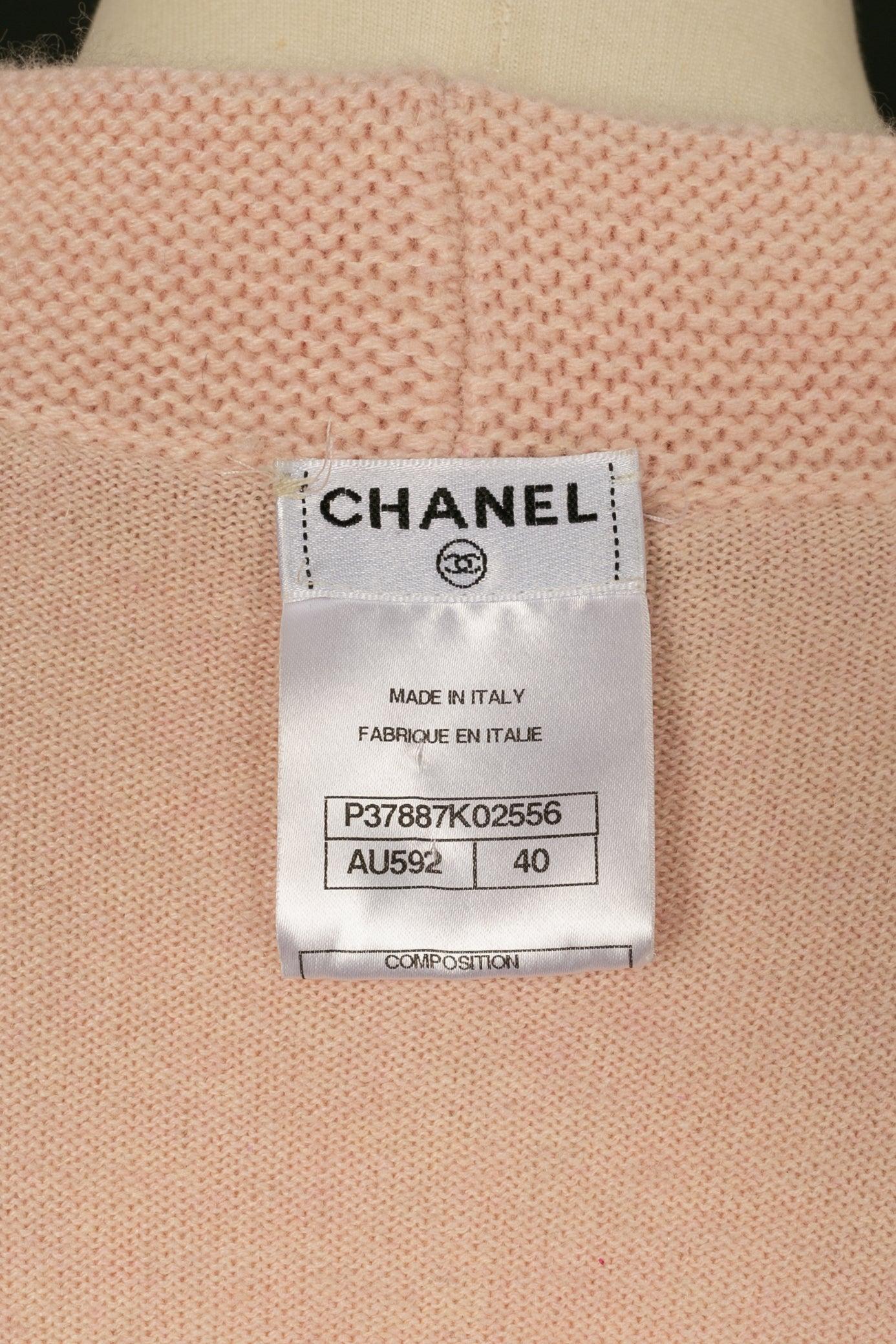 Chanel Cardigan in Pink Cashmere Enhanced with Ribbons, Pearls For Sale 5
