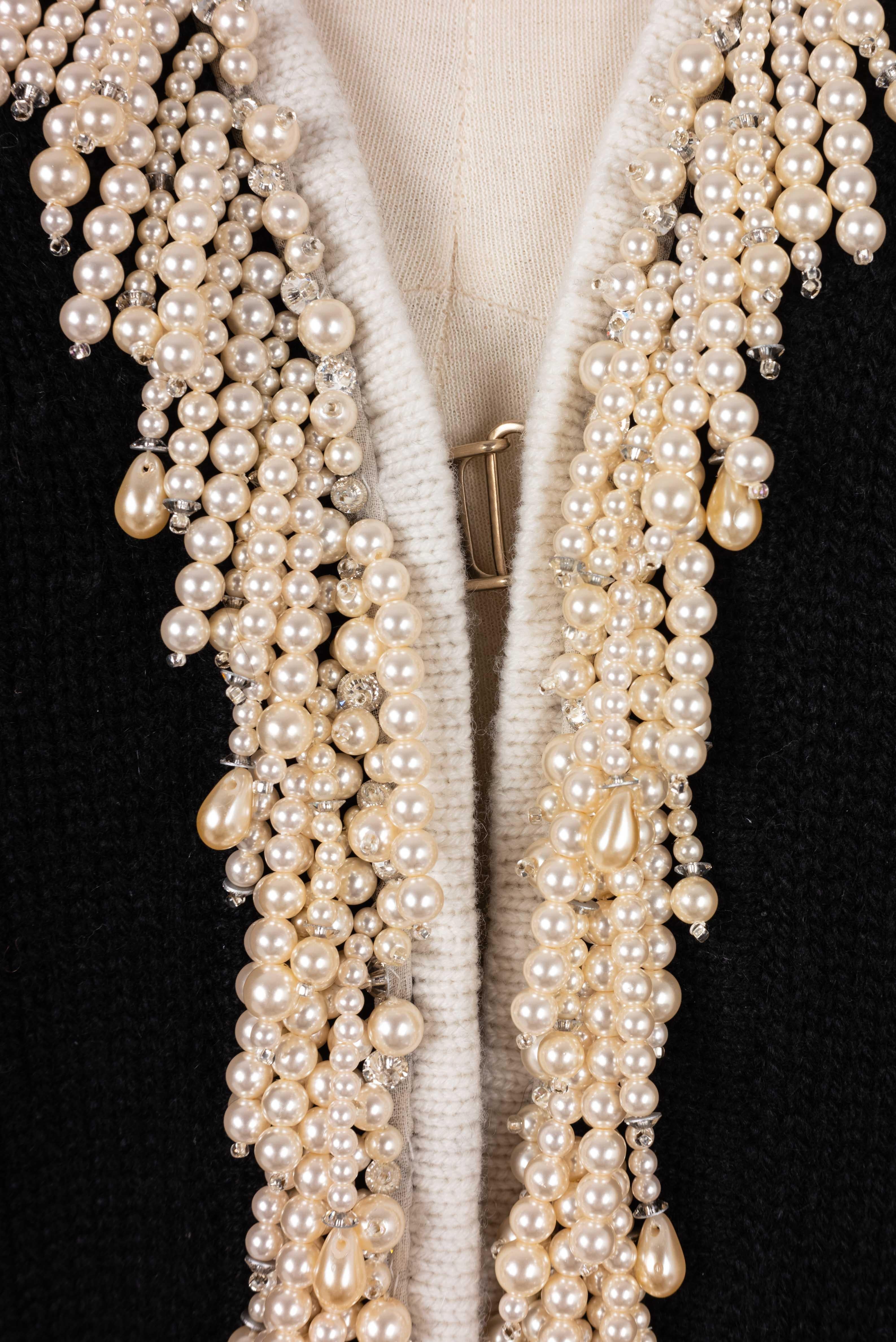 Chanel cardigan with pearls 2021 1