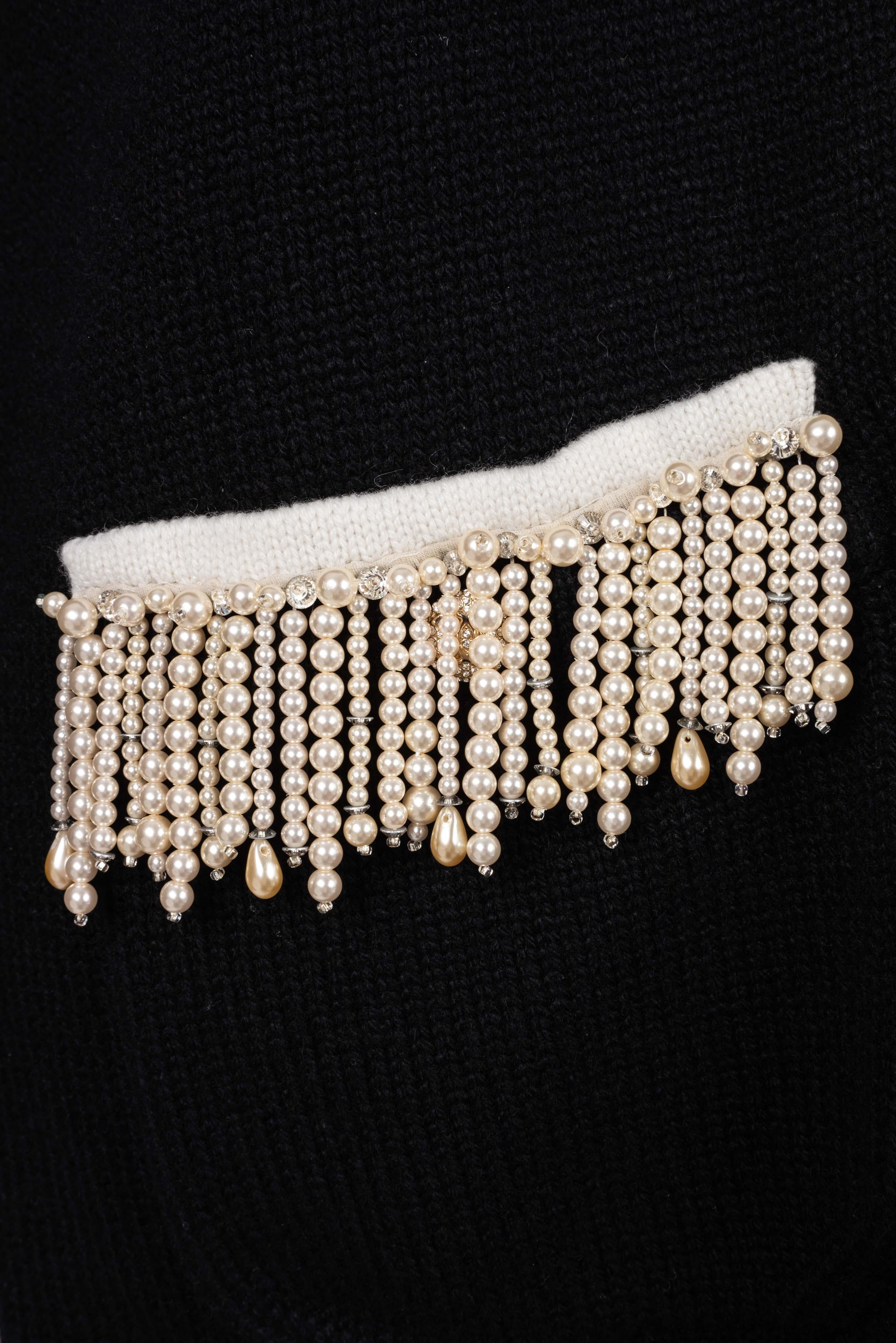 Chanel cardigan with pearls 2021 3
