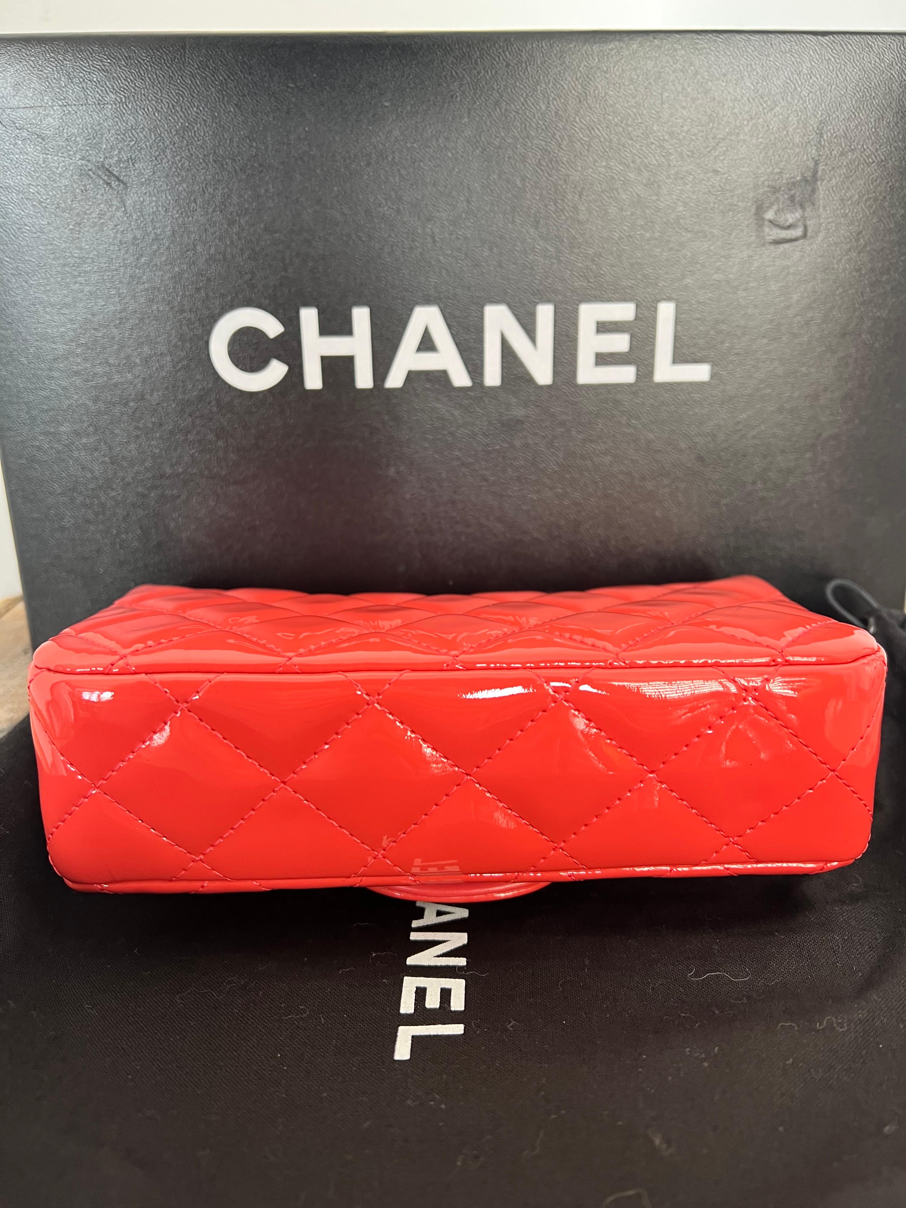 Chanel Carol Mini Flap en cuir verni  en vente 3