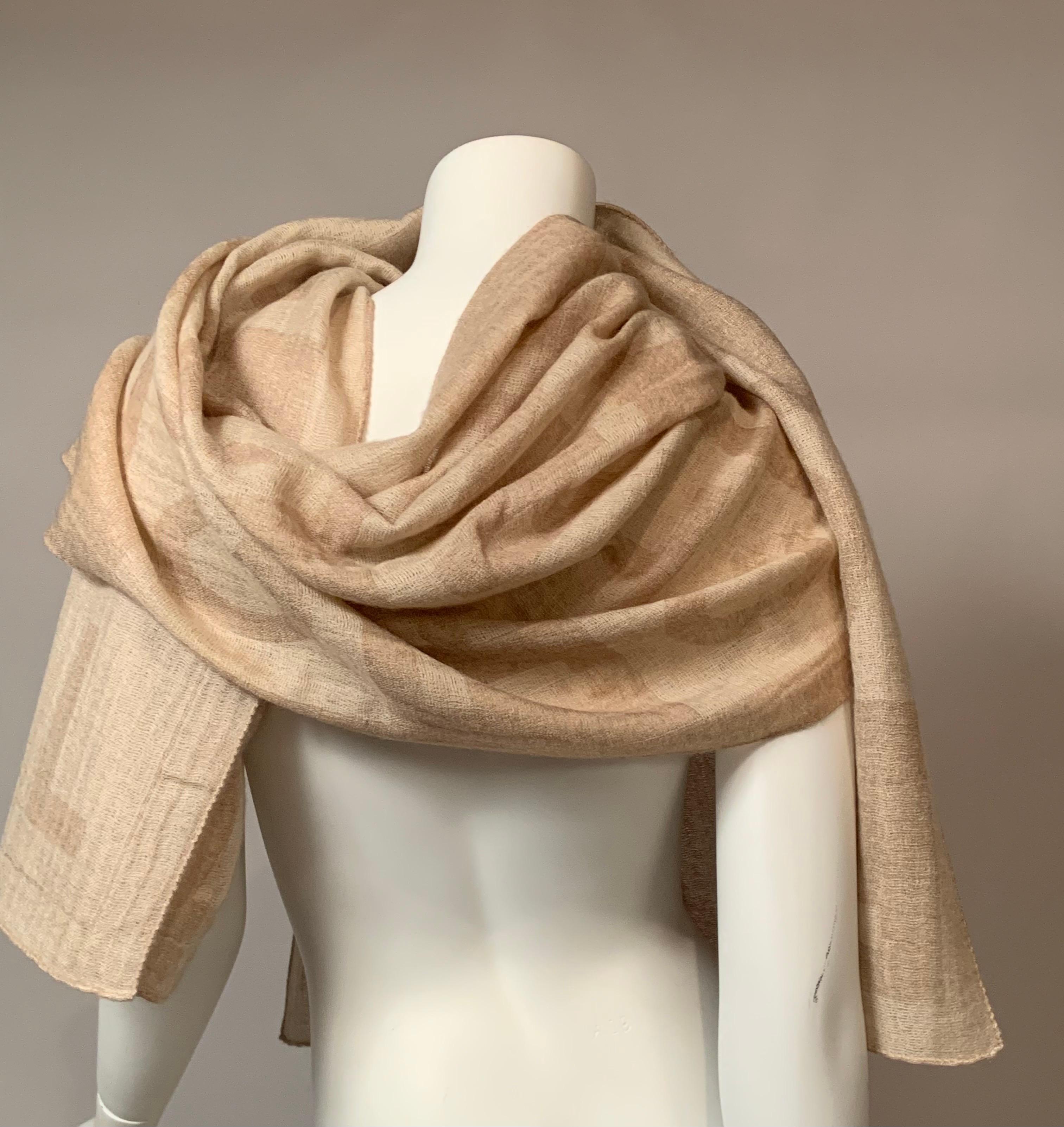 Femenino o masculino Chal de cachemira y seda Chanel Diseño de logotipo Chanel en venta