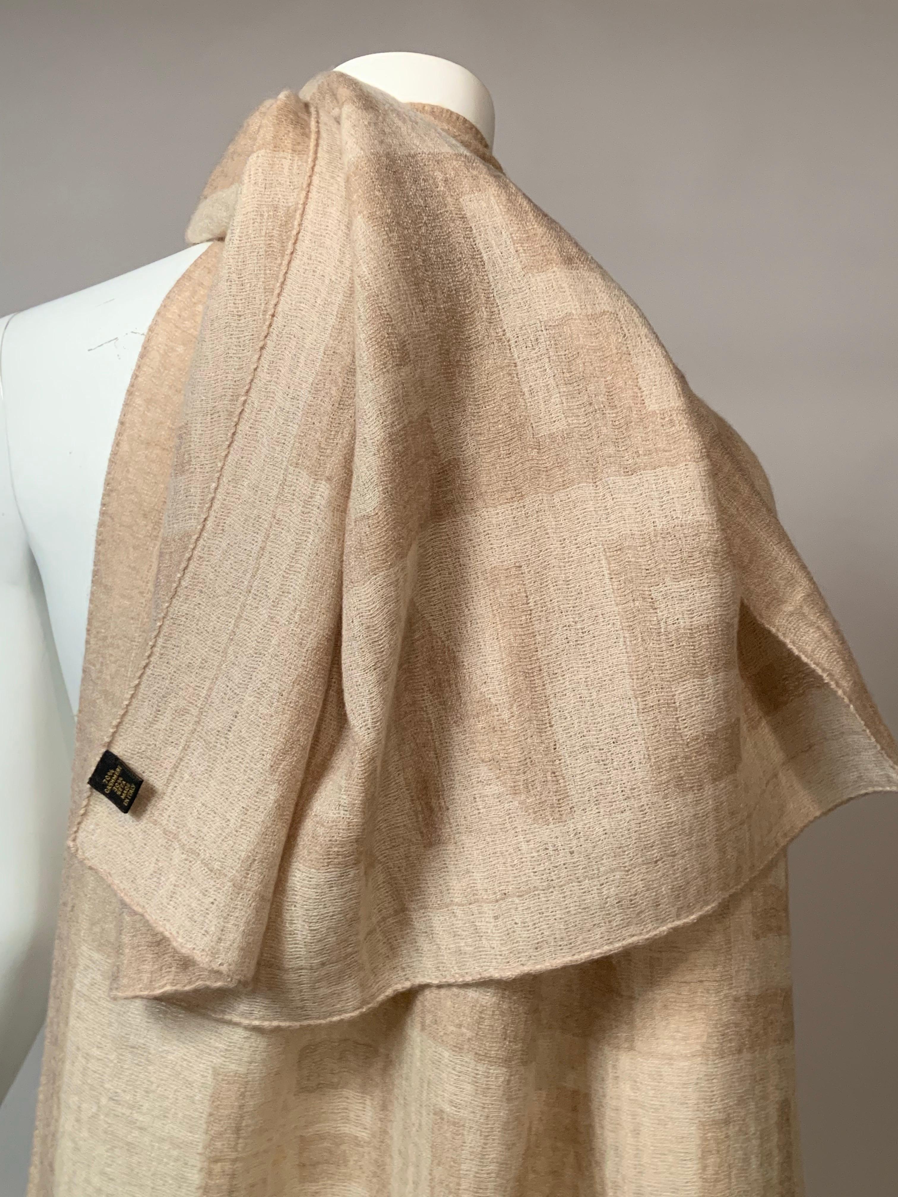 Chal de cachemira y seda Chanel Diseño de logotipo Chanel en venta 2