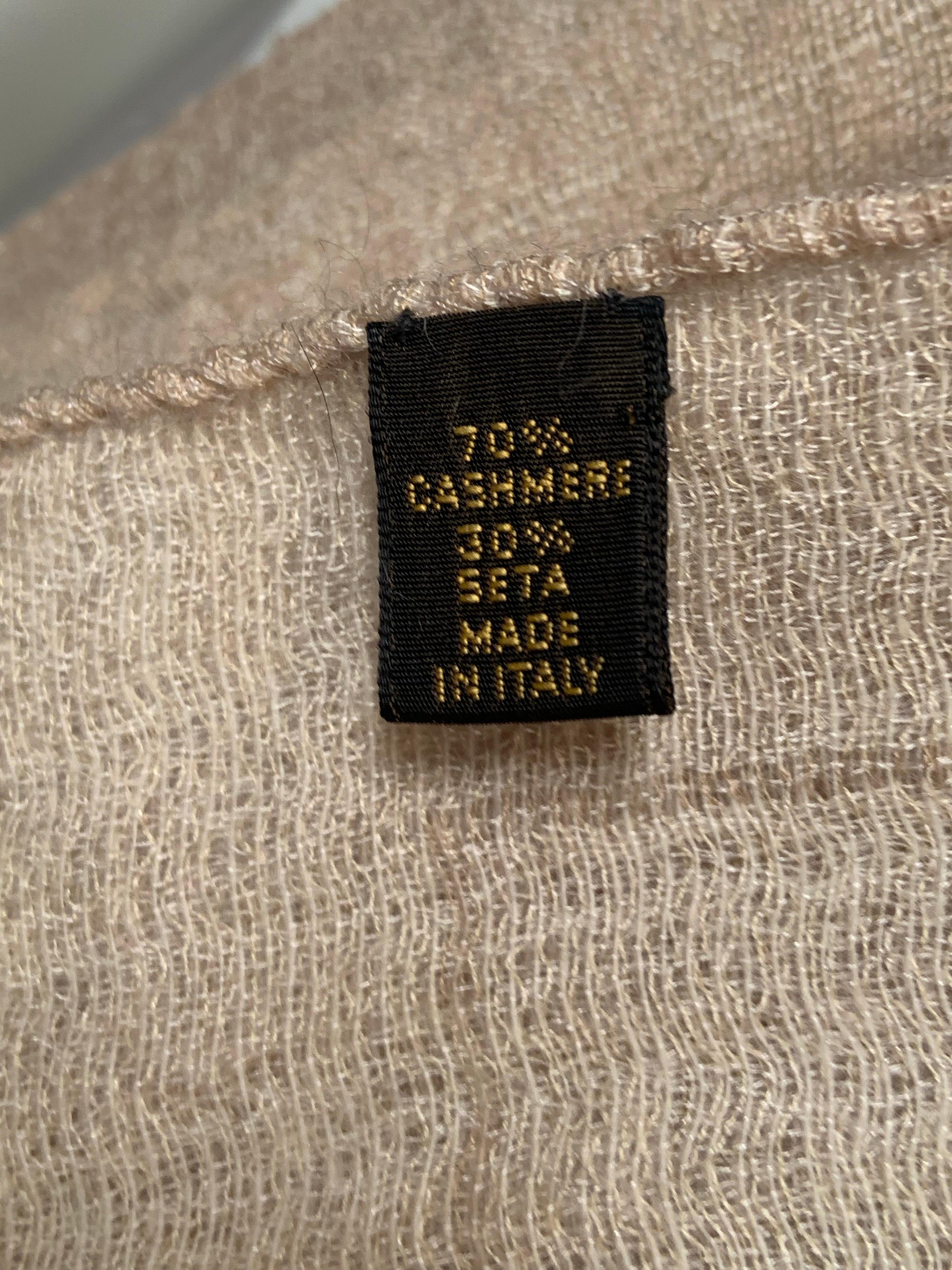 Chal de cachemira y seda Chanel Diseño de logotipo Chanel en venta 3