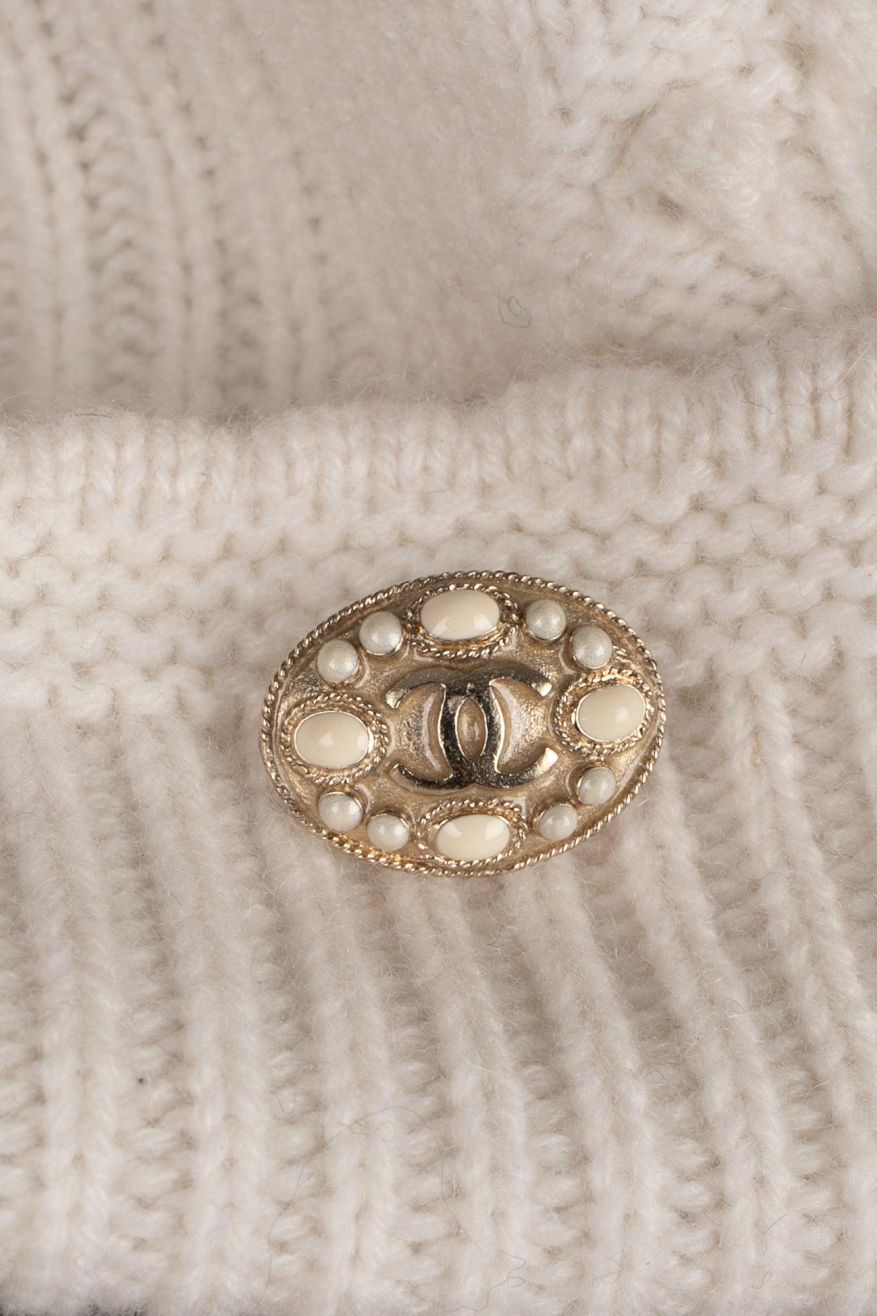 Women's or Men's Chanel Cashmere Beanie For Sale