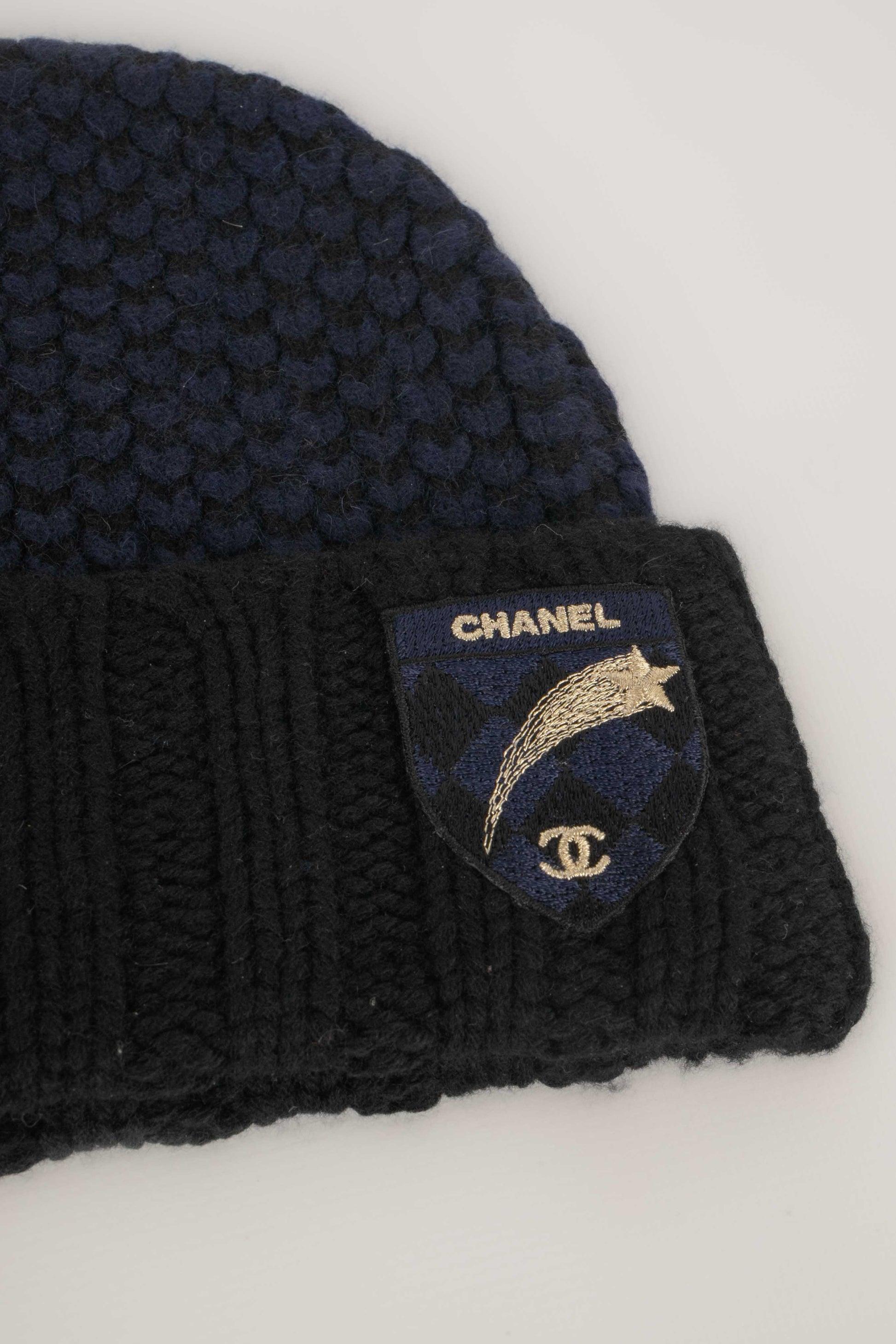 Chanel Cashmere Beany Hat with Shield In Excellent Condition In SAINT-OUEN-SUR-SEINE, FR