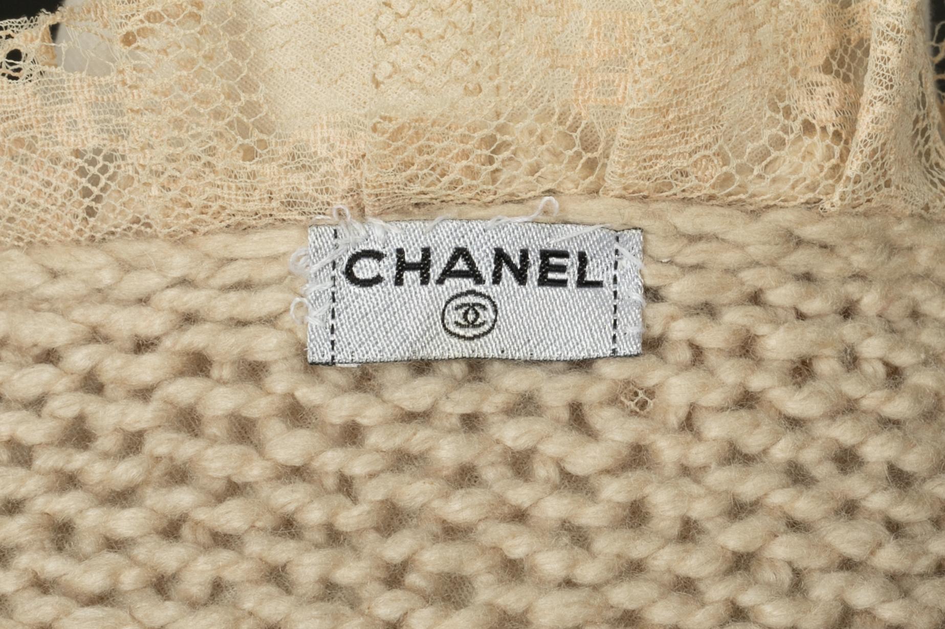 Cardigan en cachemire Chanel en vente 5