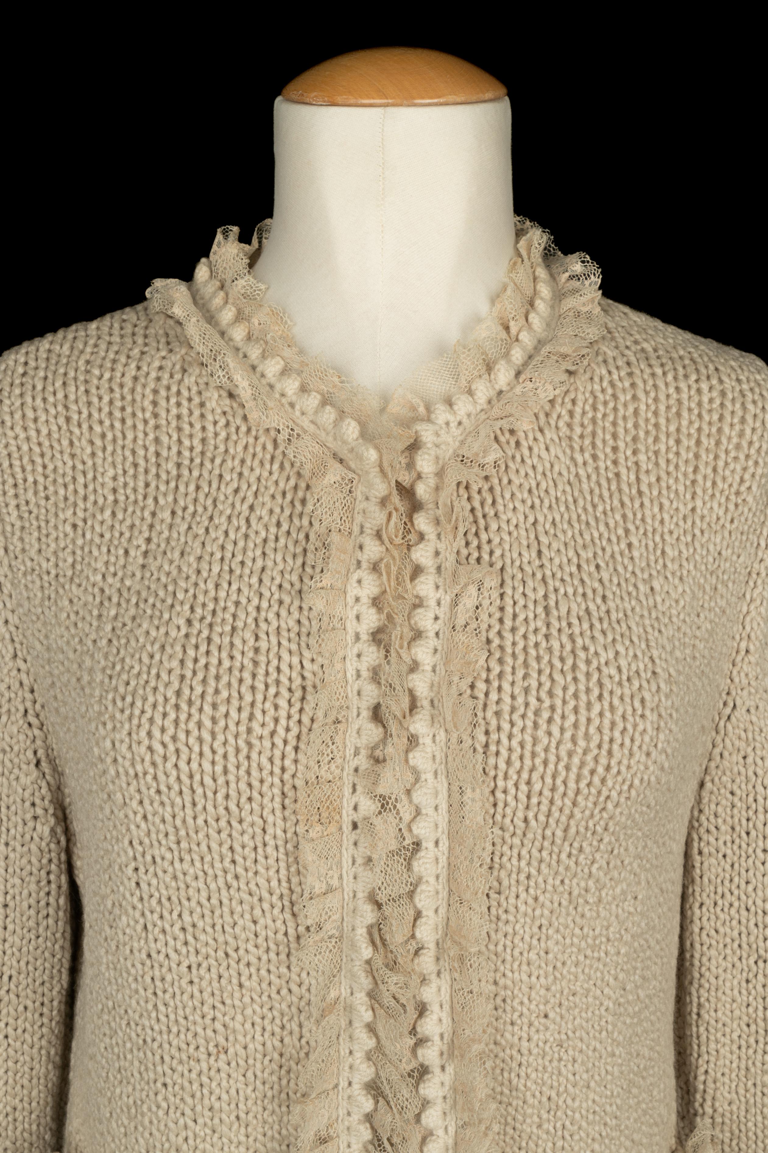 Beige Cardigan en cachemire Chanel en vente